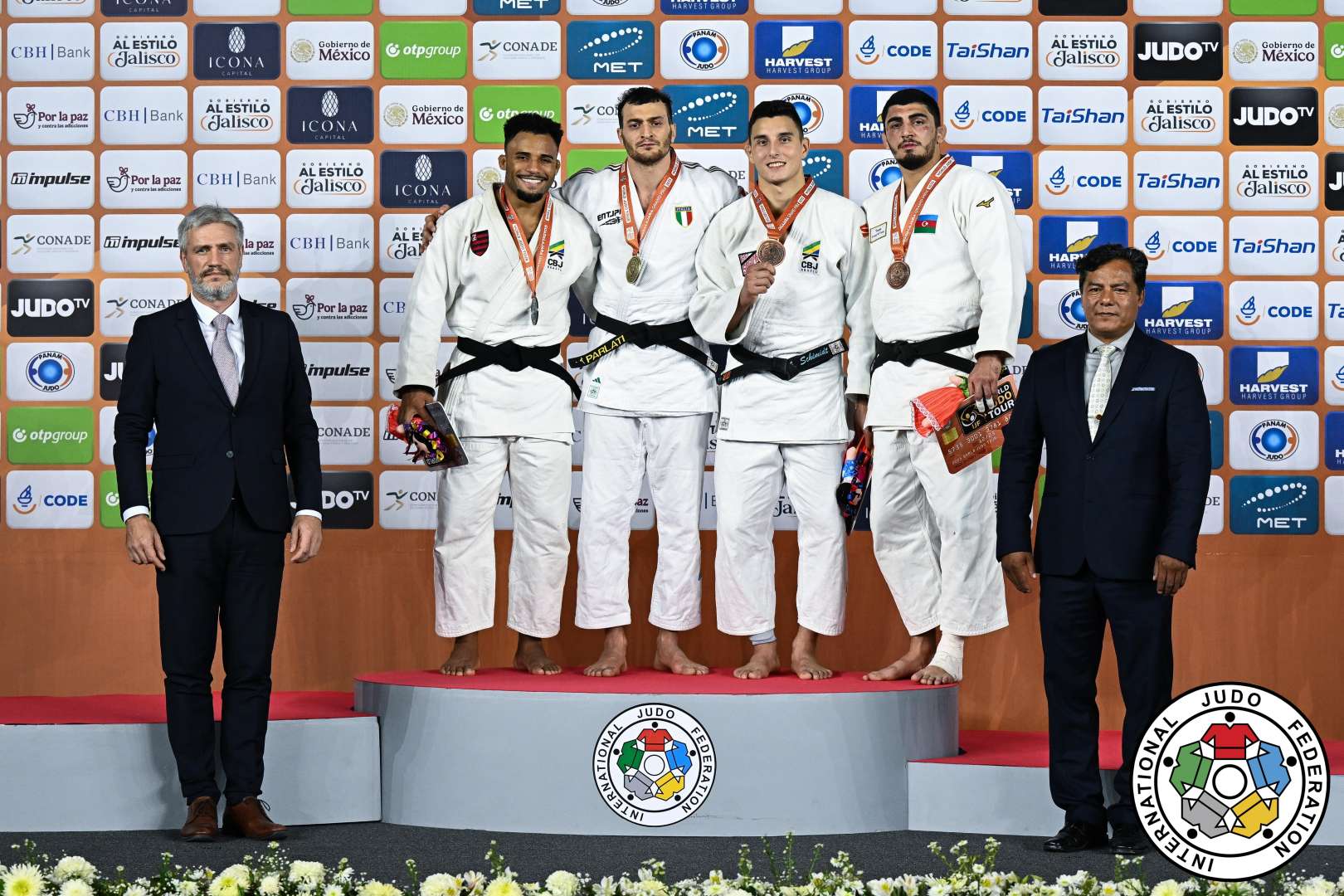 Milli komandamızdan parlaq çıxış - 6 qızıl və 3 bürünc medal