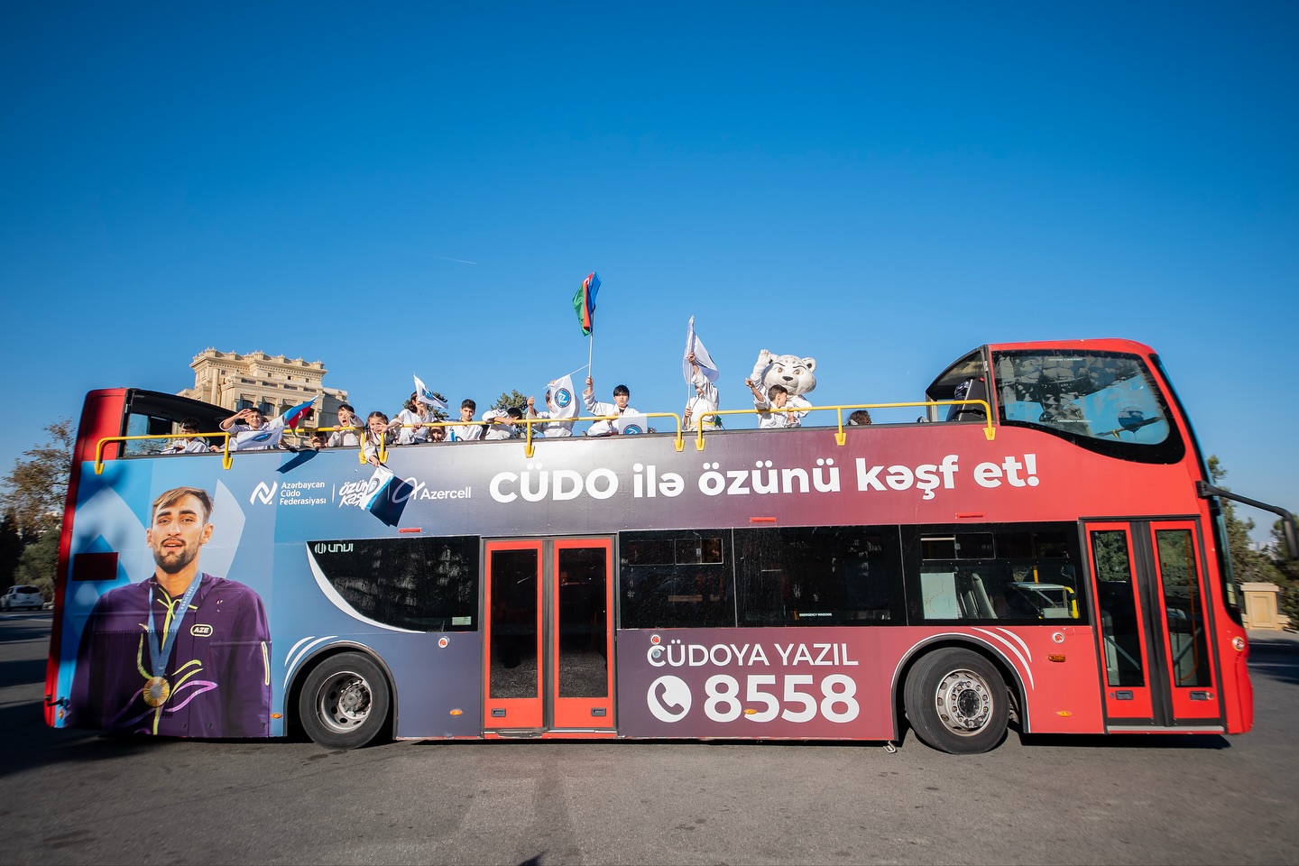 Azərbaycan Cüdo Federasiyası xüsusi avtobusla “Şəhər turu” həyata keçirib