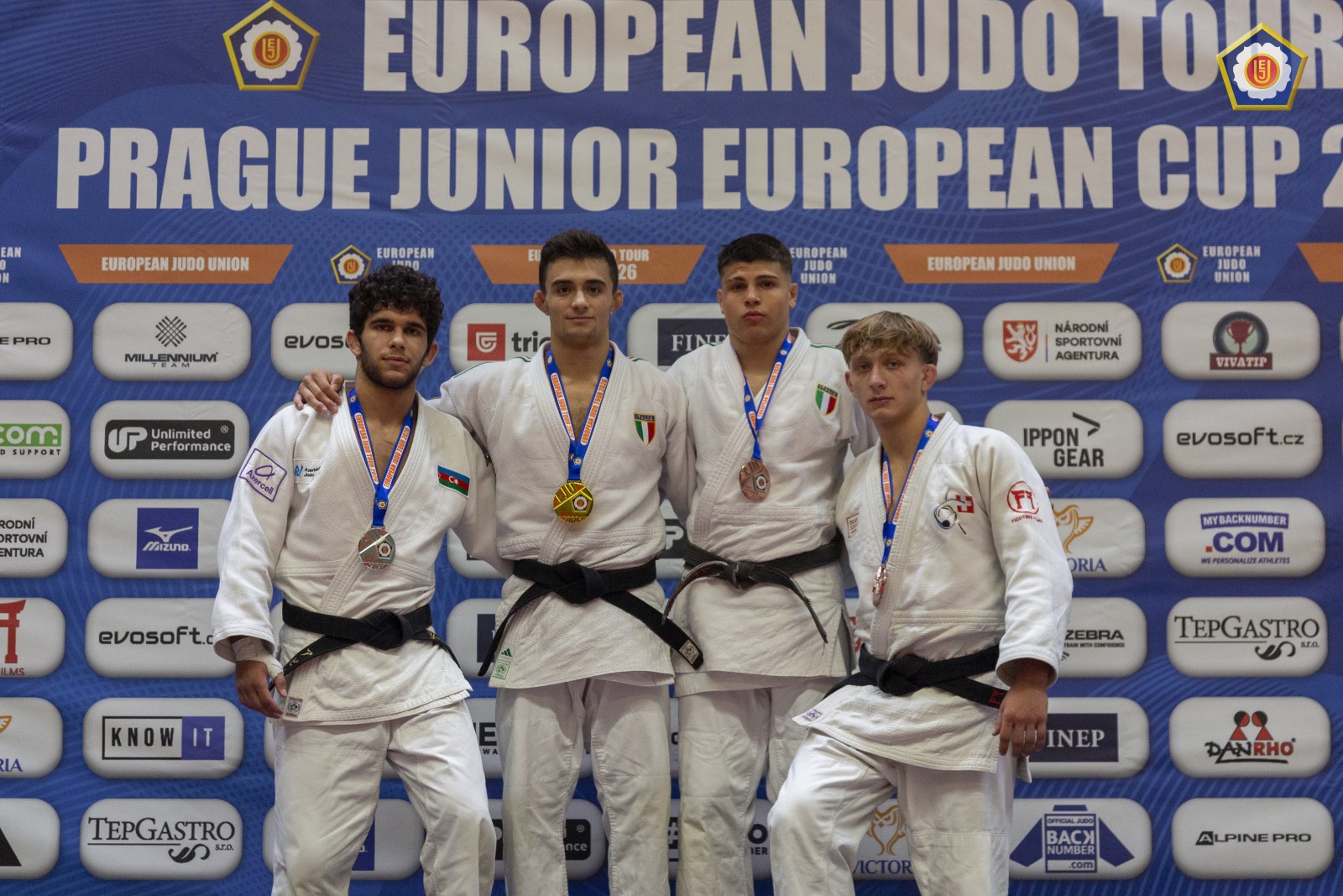 Əbil Yusubov Çexiyada gümüş medal qazandı