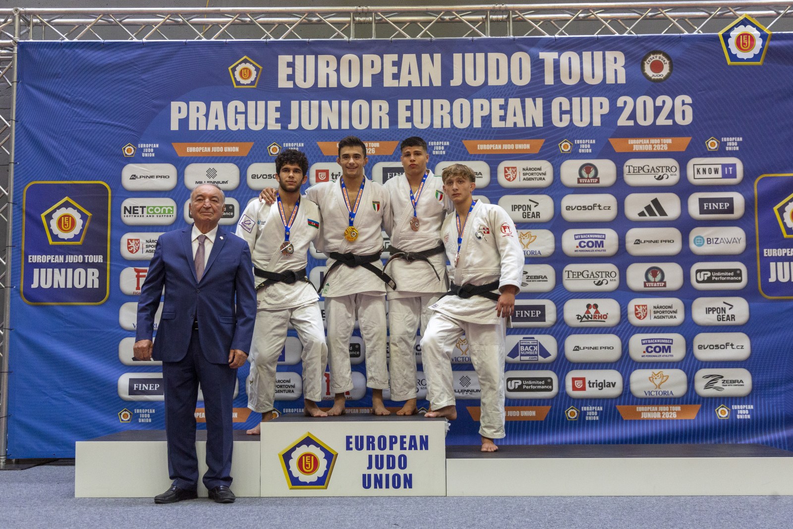 Əbil Yusubov Çexiyada gümüş medal qazandı