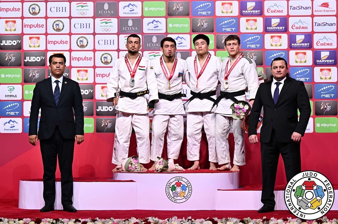 Balabəy Ağayev Düşənbə Böyük Dəbilqə turnirində çempion oldu