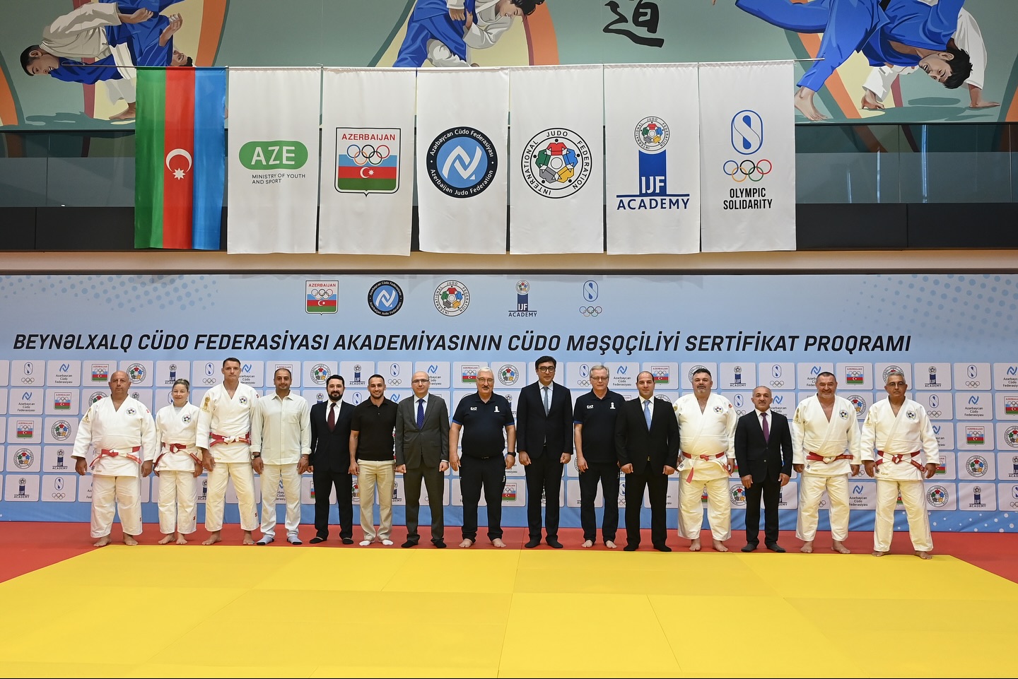 Cüdo məşqçiliyi üzrə proqramının iştirakçılarına sertifikatların təqdimolunma mərasimi keçirilib