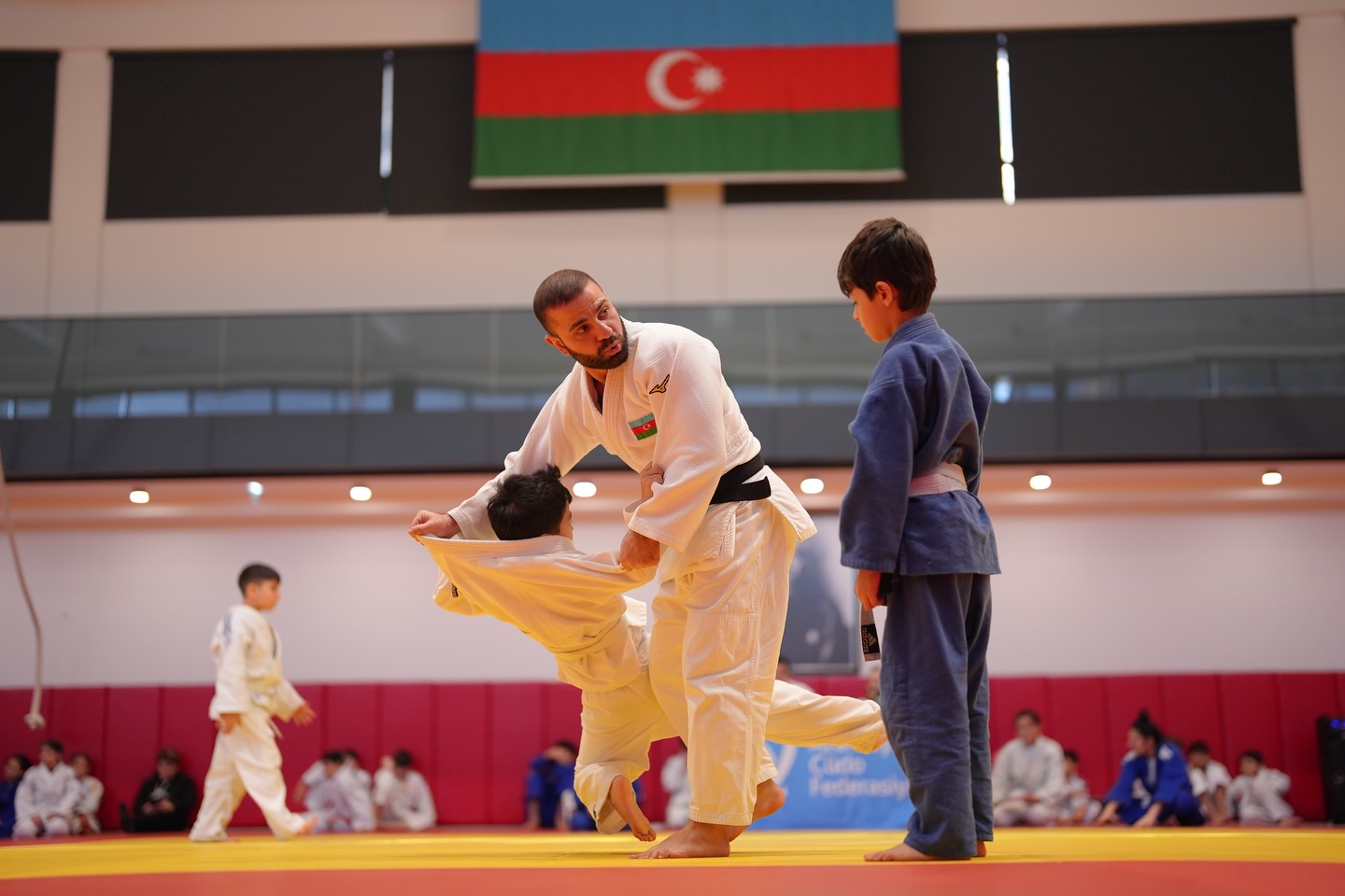 Kəmər dərəcələri üzrə ilin ilk rəsmi imtahanı keçirilib