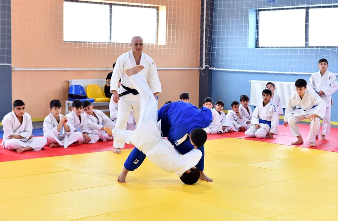 Ağalı kənd orta məktəbinin nəzdində ilk dəfə cüdo bölməsi fəaliyyətə başladı