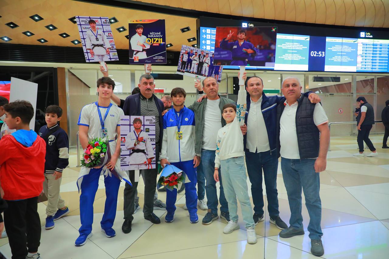 Avropa çempionatından dönən cüdoçularımız havalimanında böyük çoşqu ilə qarşılandı