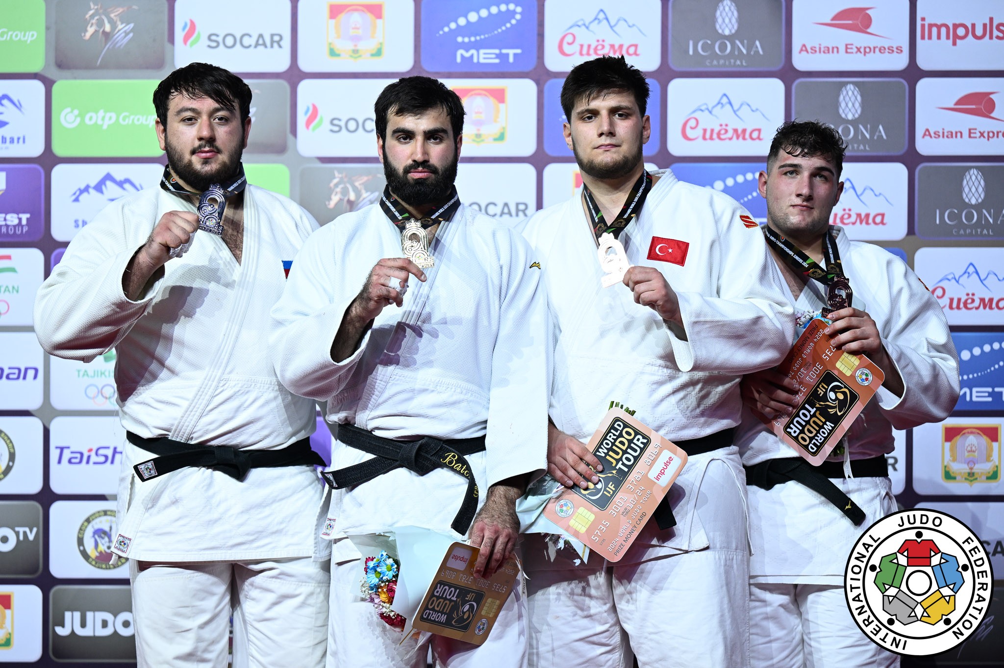 Dünya çempionatında üç medal