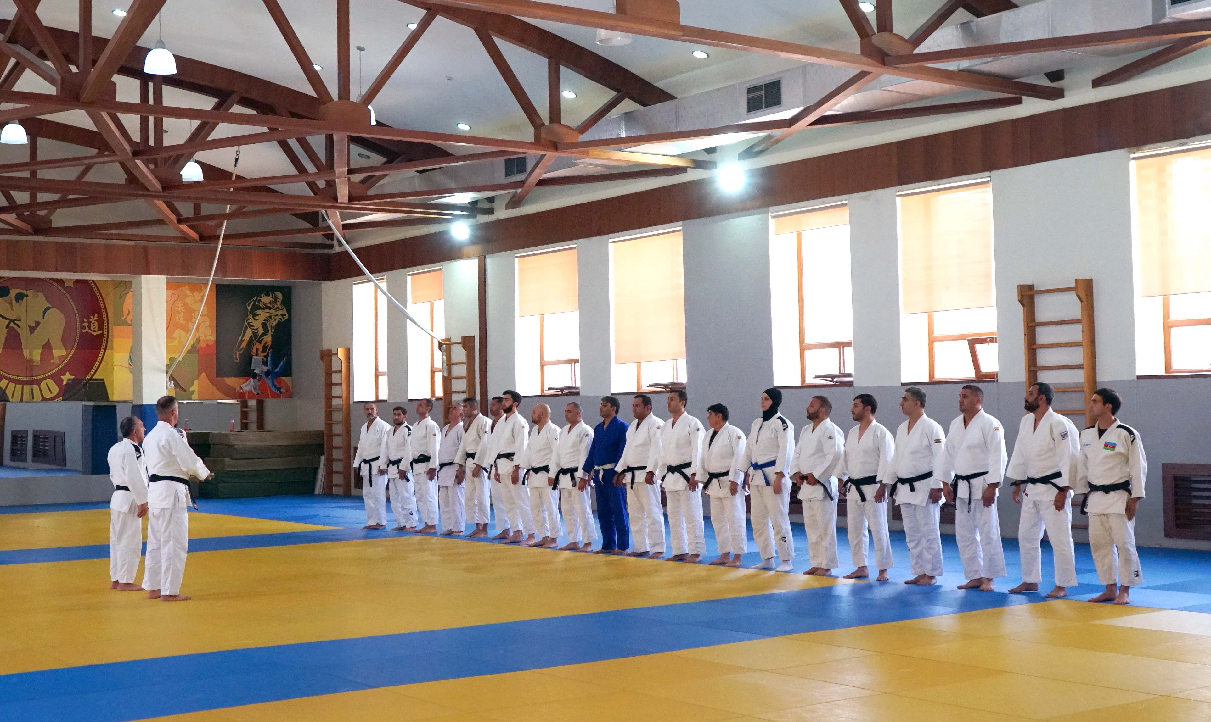 Hakimlərin peşəkarlıq səviyyəsini artırmaq üçün seminar təşkil edilib