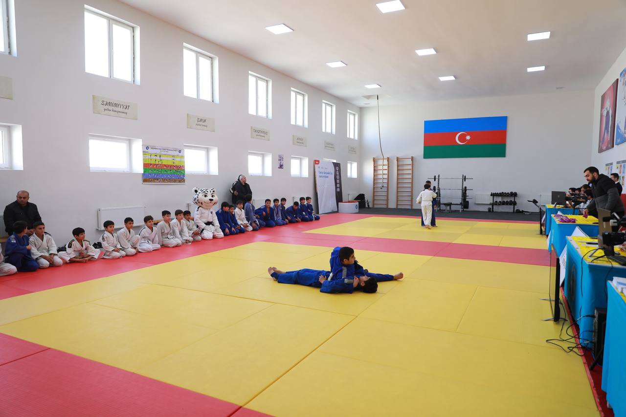 Sabirabadda kəmər dərəcələri üzrə rəsmi imtahan keçirildi