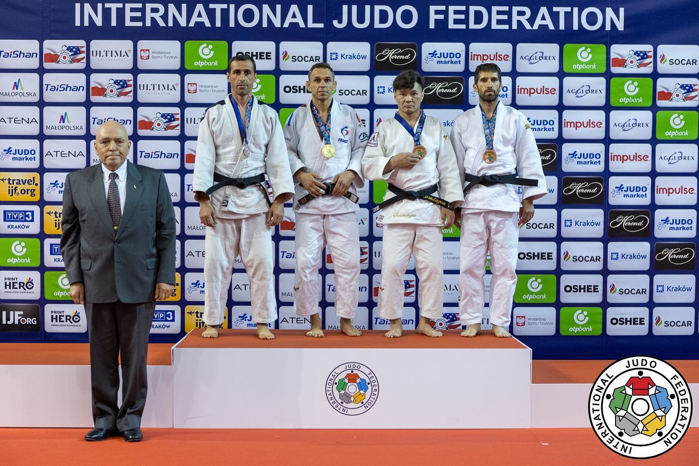 Veteran cüdoçularımız Dünya çempionatının ikinci günündə 7 medal qazandı
