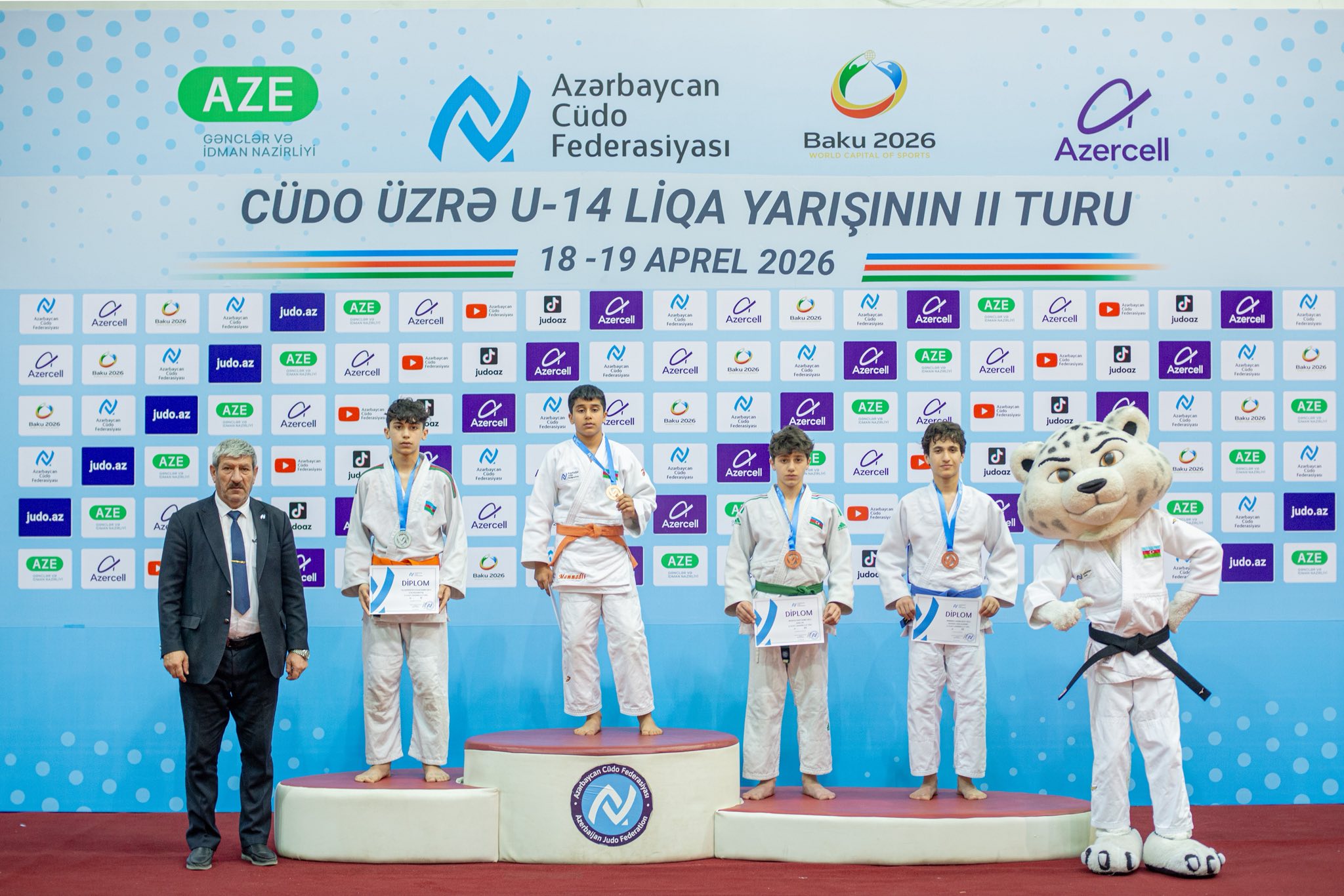 U-14 Liqa yarışının II turunda ilk gün 291 cüdoçu mübarizə aparıb