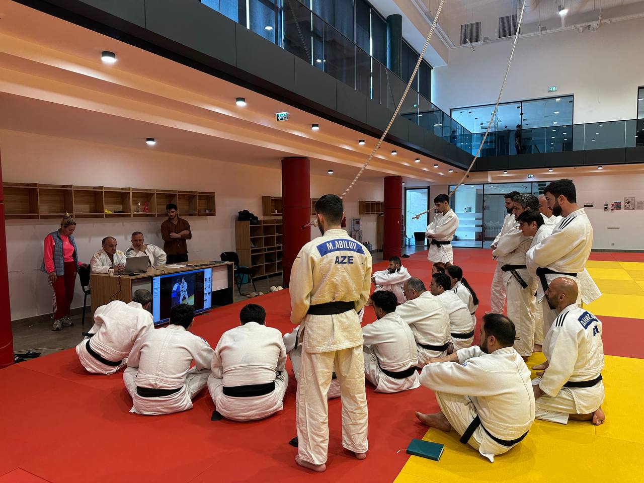 Hakimlər üçün nəzəri və praktiki seminar təşkil olunub