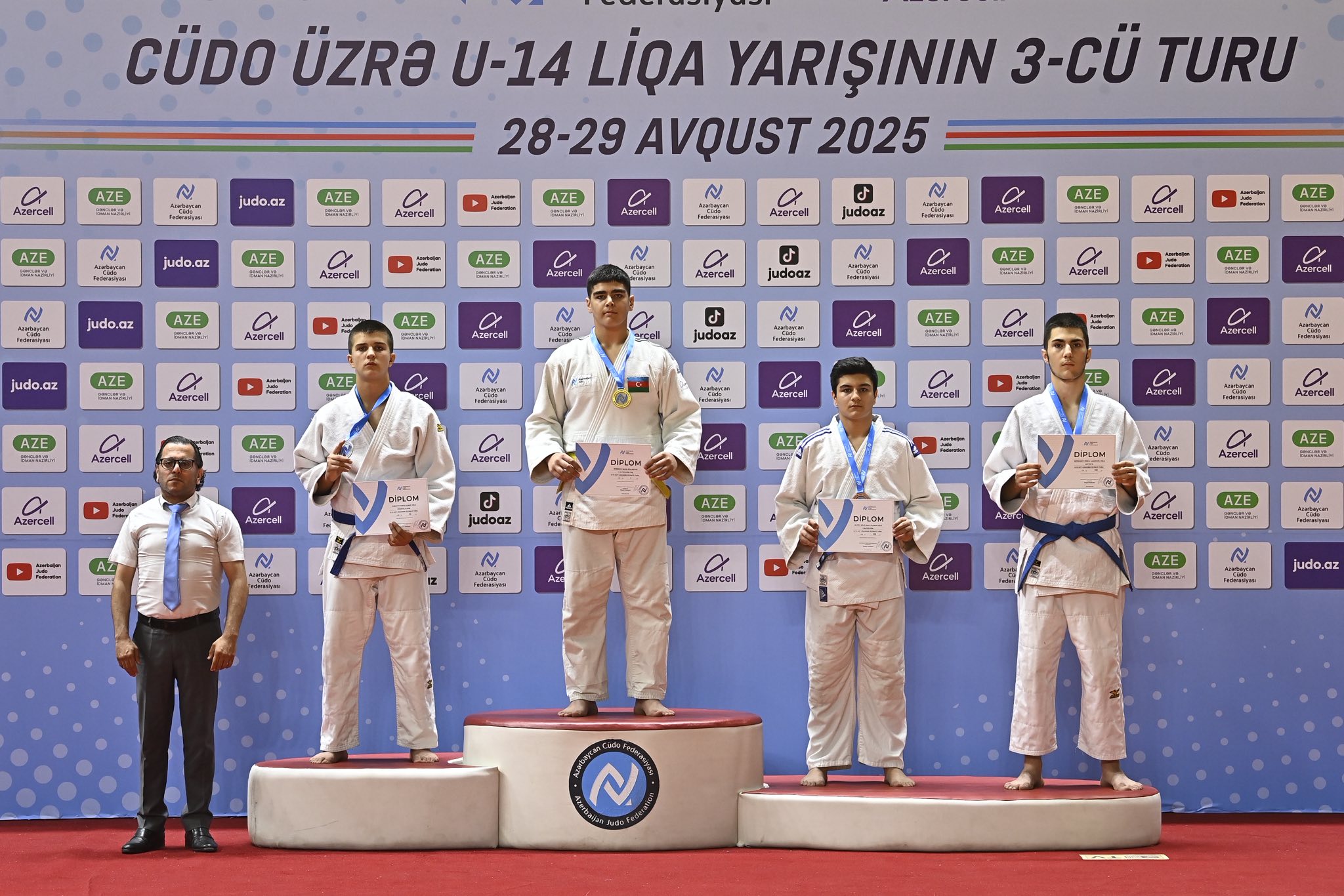 U-14 yeniyetmələr arasında Liqa yarışının III turu başa çatıb