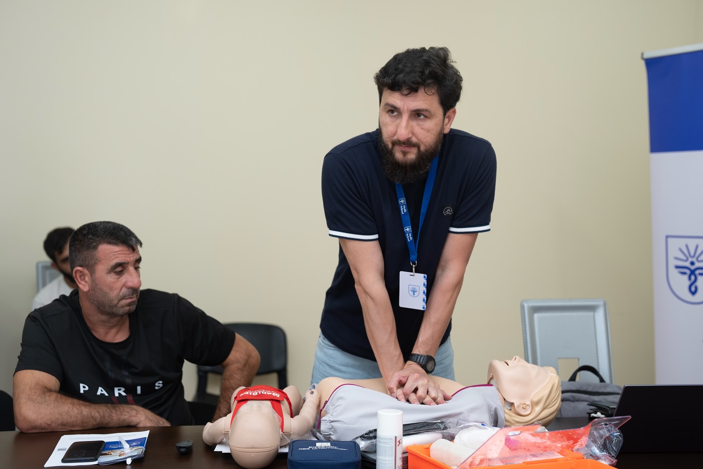 İlkin tibbi yardım seminarı keçirilib