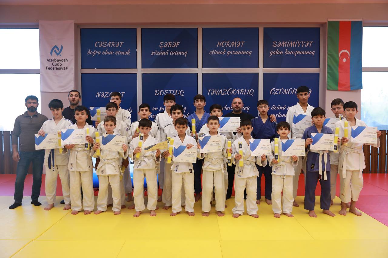 Gəncədə kəmər dərəcələri üzrə rəsmi imtahanın ilk günü keçirilib