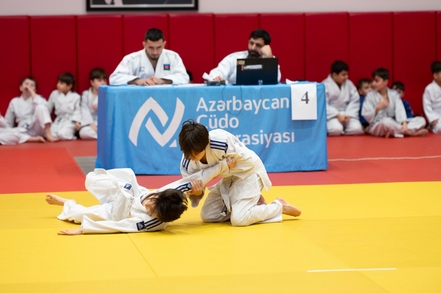 Kəmər dərəcələri rəsmi imtahanda 307 cüdoçu iştirak edib