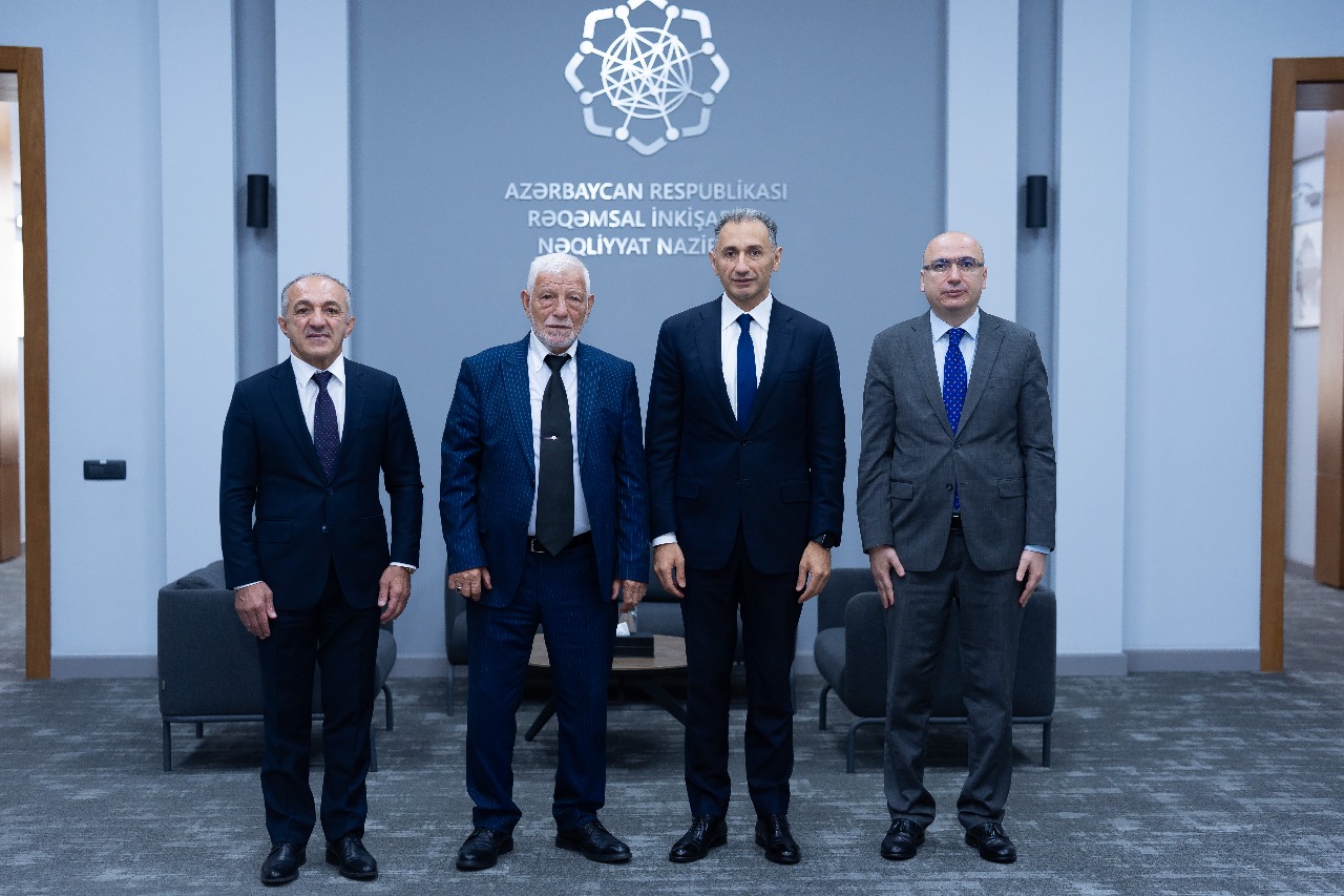 Rəşad Nəbiyev Əməkdar bədən tərbiyəsi və idman xadimi Əhməddin Rəcəblini qəbul edib