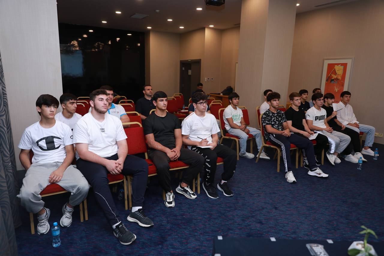 Qidalanma qaydaları mövzusunda seminar keçirildi