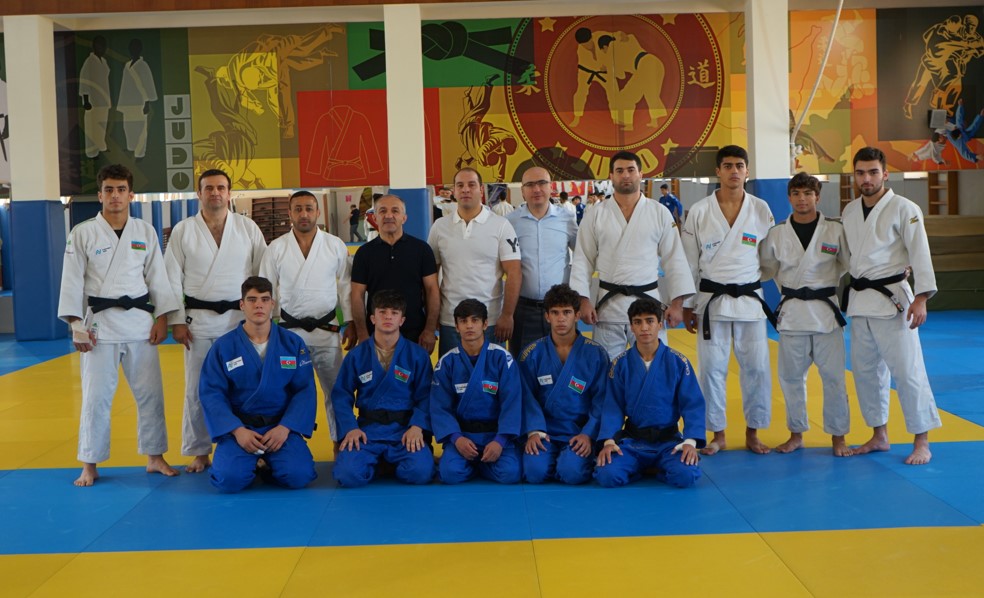 Yeniyetmə cüdoçularımız Dünya çempionatına yola düşüblər
