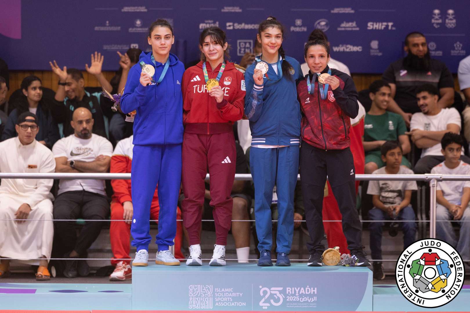 İslamiadaya 4 medallı start