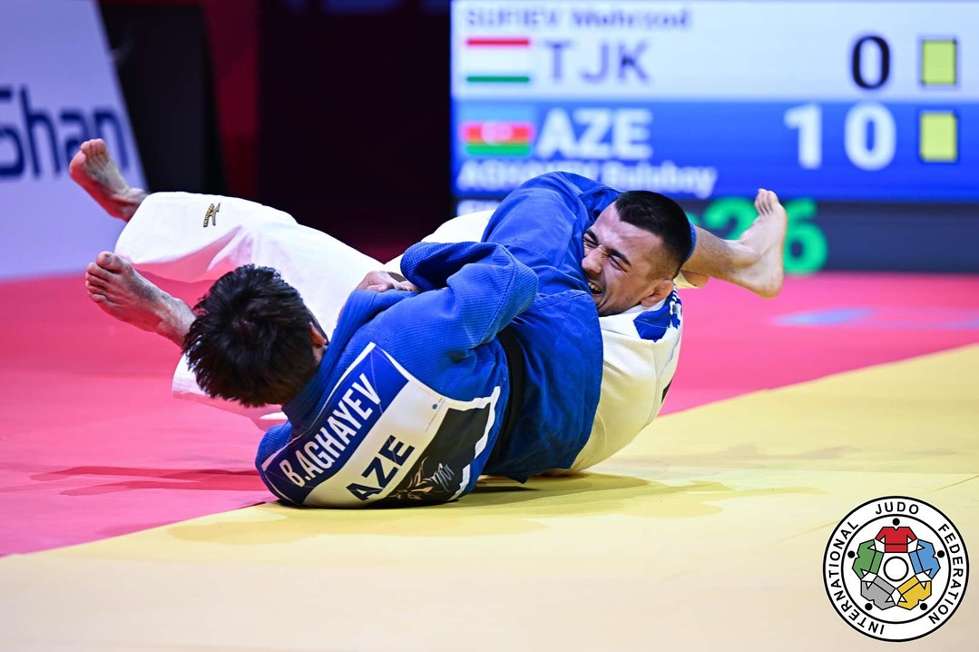 Balabəy Ağayev Düşənbə Böyük Dəbilqə turnirində çempion oldu