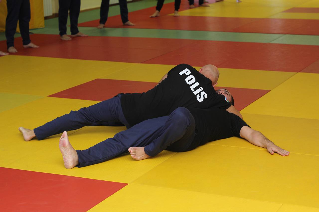 Polis əməkdaşları üçün cüdo təlimi keçirildi