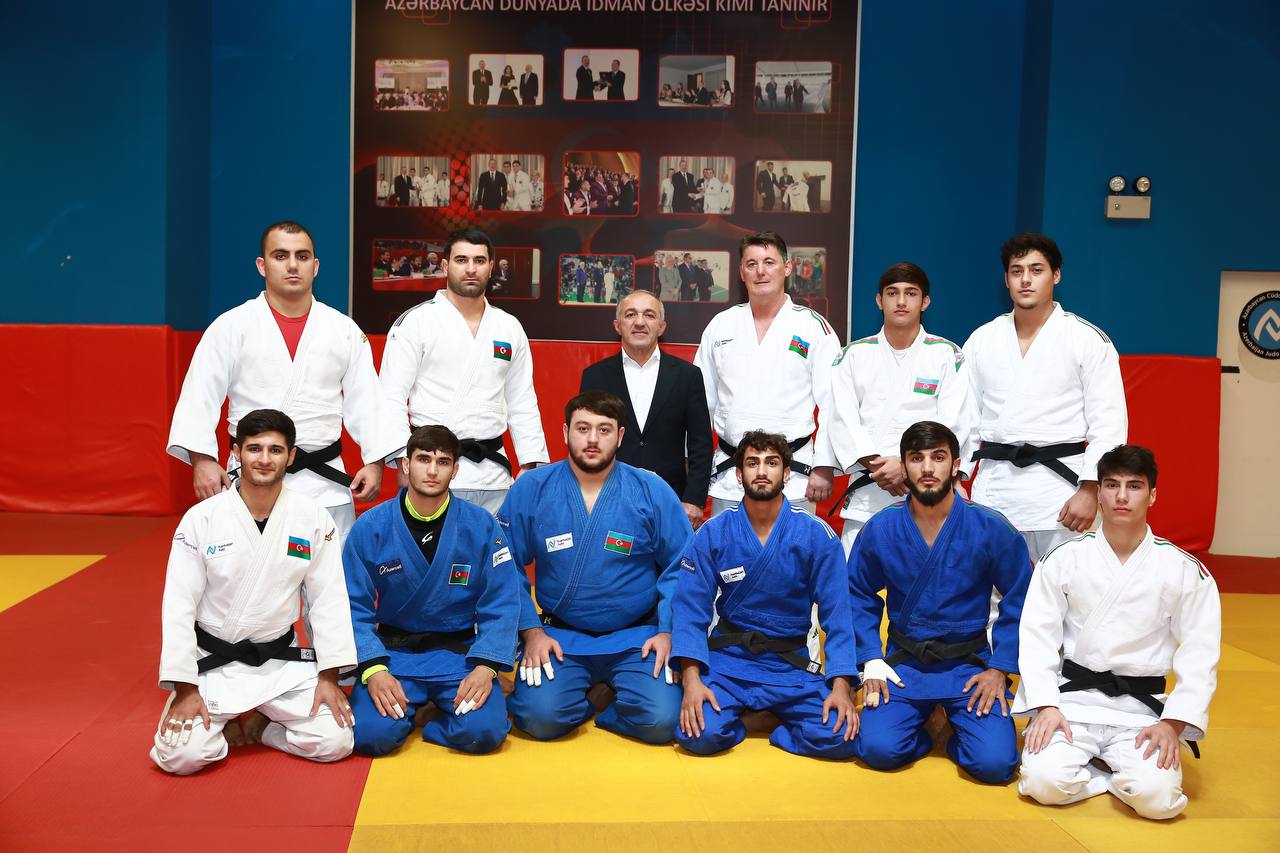 Cüdoçularımız Avropa çempionatına yola düşdülər