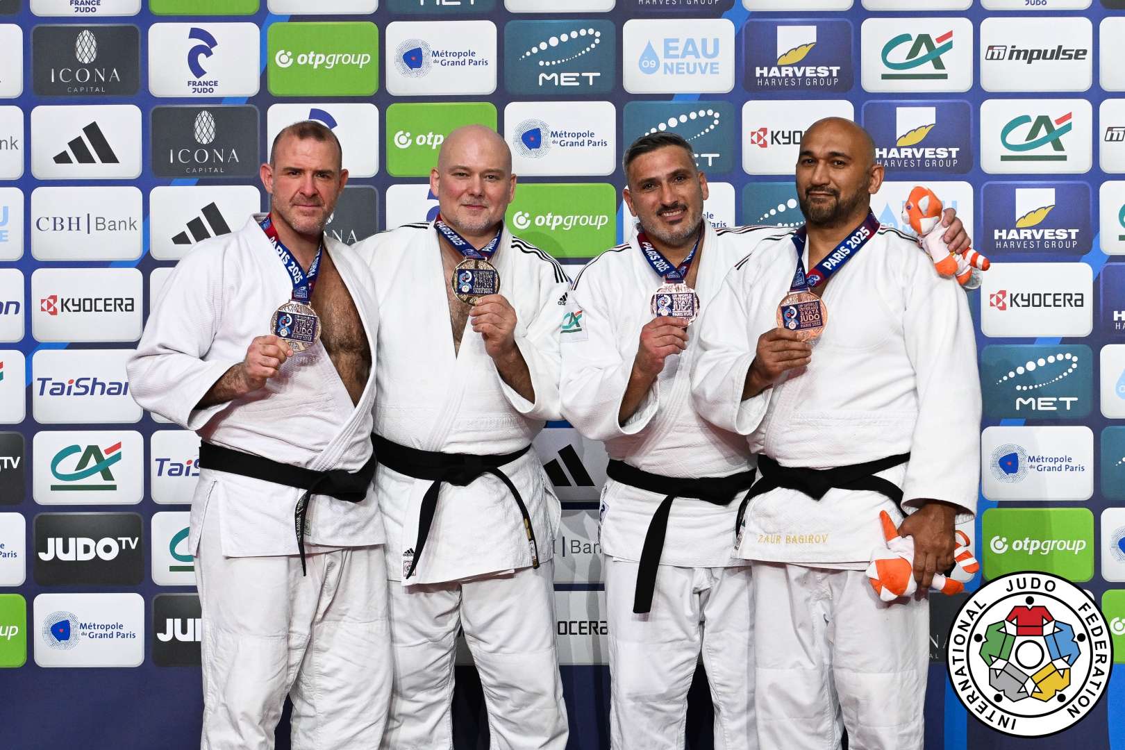 Azərbaycan millisinin Parisdəki dünya çempionatında medal sayı 3-ə çatıb