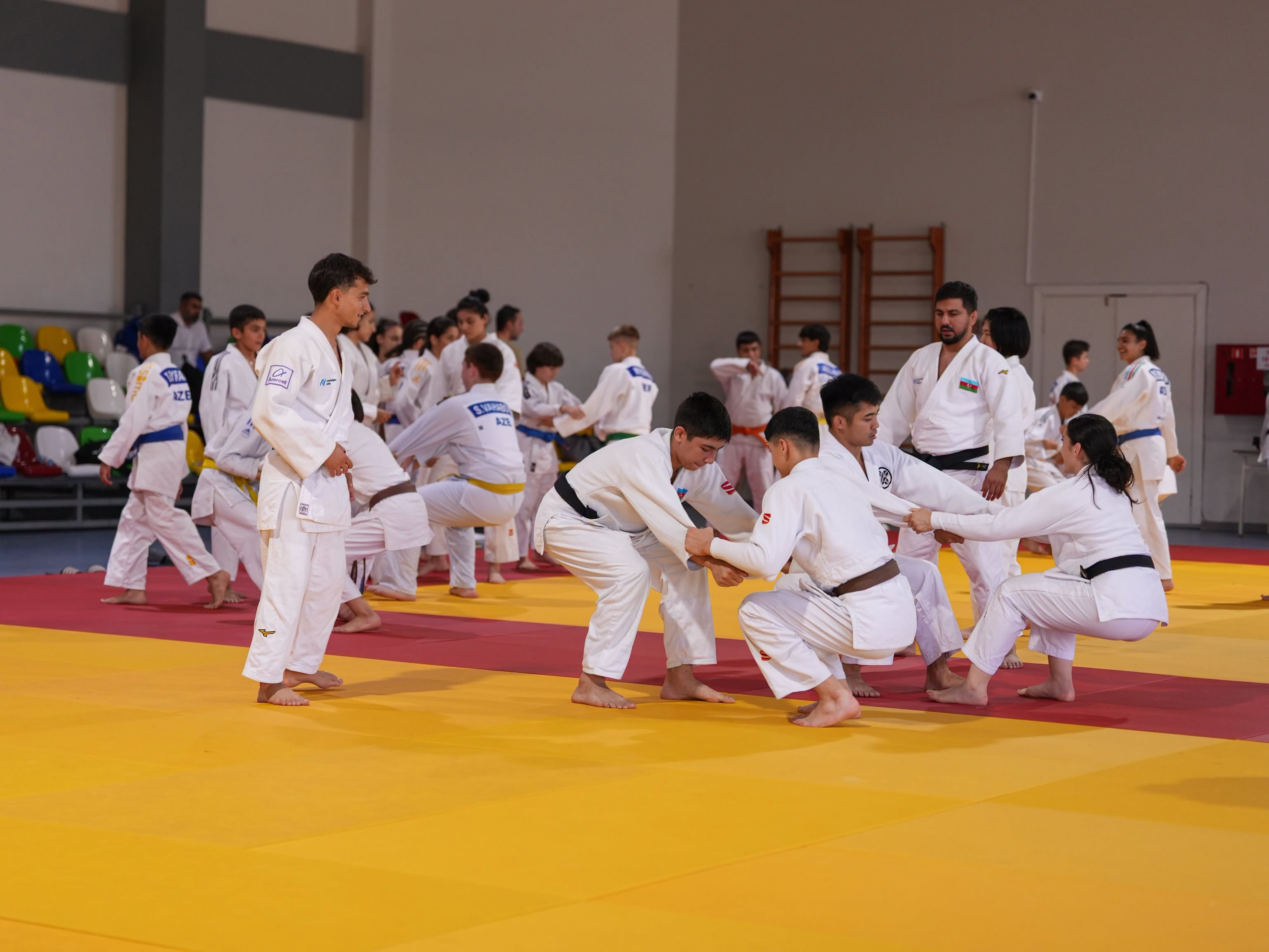 Beynəlxalq texniki seminar davam edir