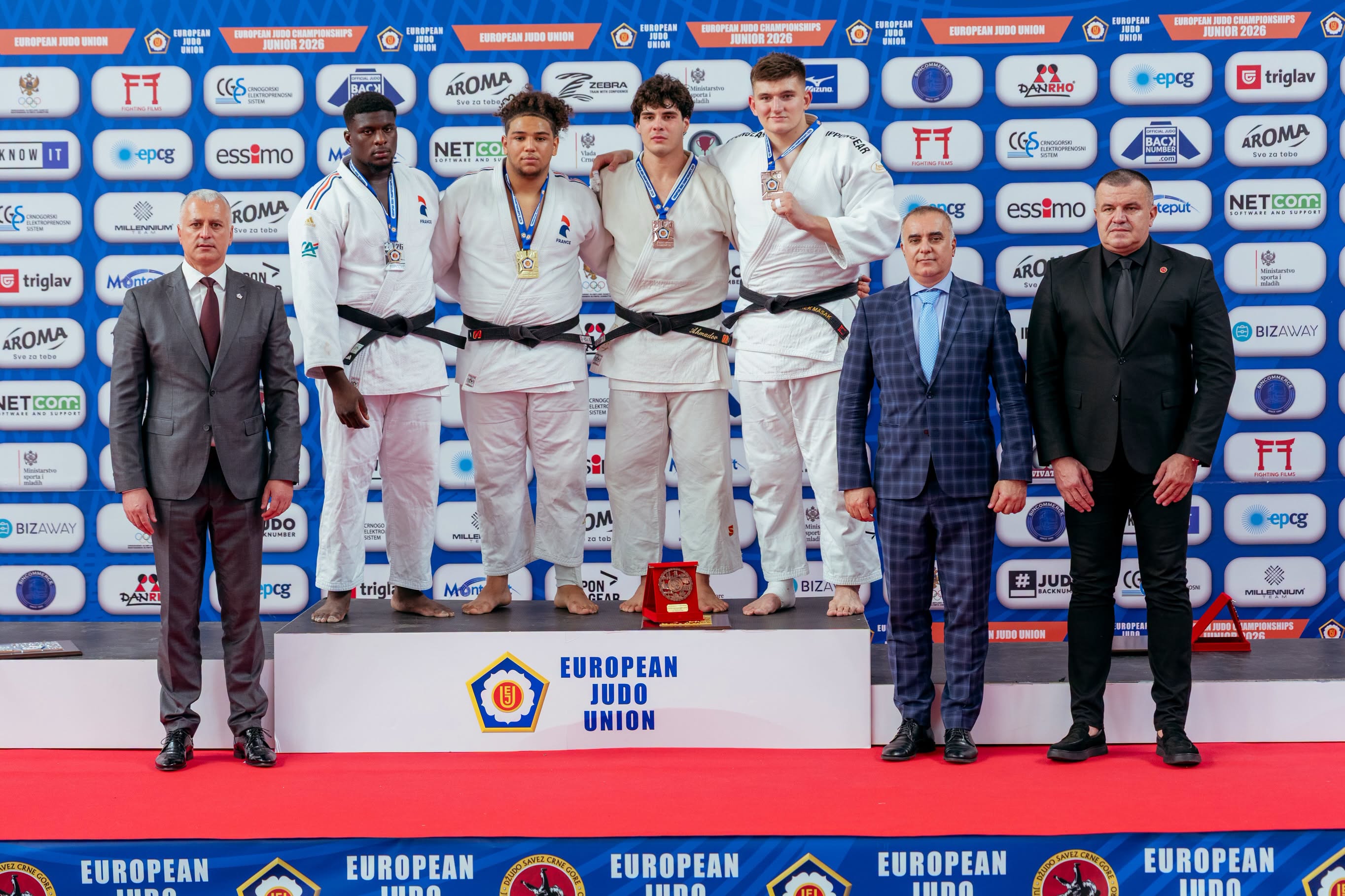 Millimiz gənclər arasında Avropa çempionatını 3 qızıl və 2 bürünc medalla başa vurub