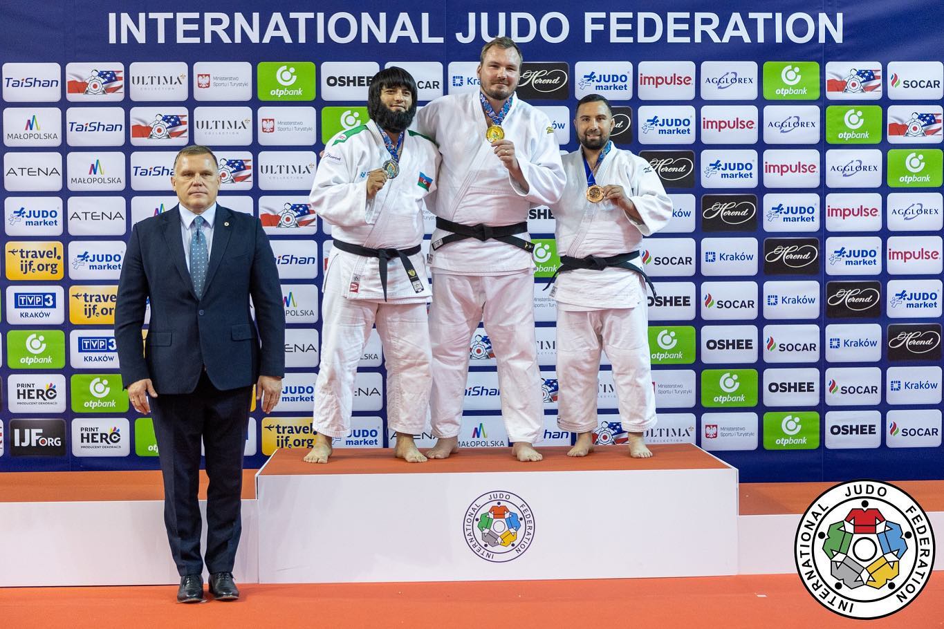 Veteran cüdoçularımız Dünya çempionatının ikinci günündə 7 medal qazandı