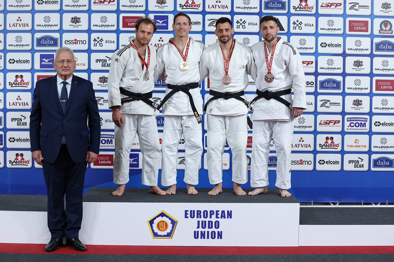 Veteranlar arasında Avropa çempionatında cüdoçularımız daha 2 medal qazanıb