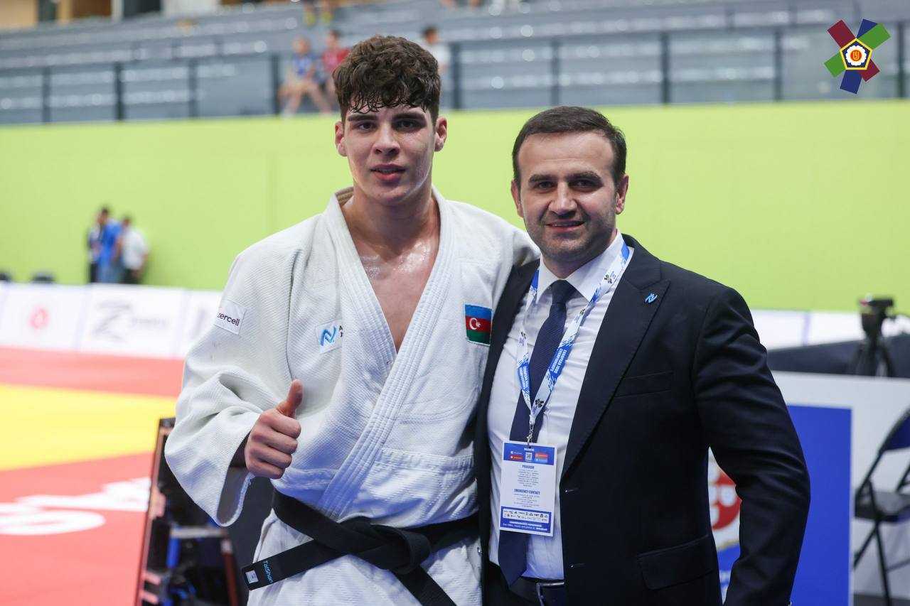 "Ölkəm və komandam üçün qızıl medal qazandığıma görə böyük şərəf duyuram”