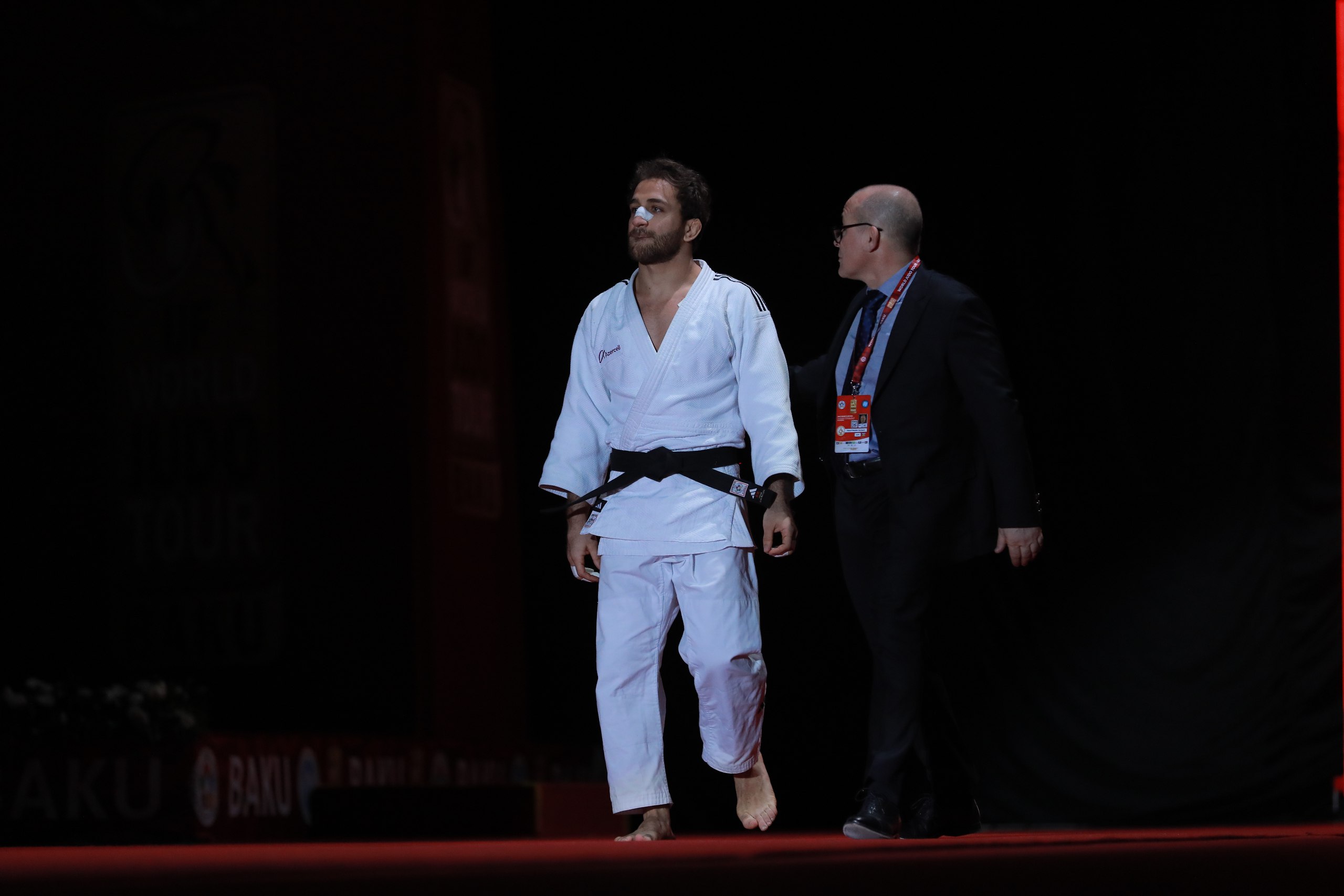 -73 kq: Heydərovun qəhrəmanlığı ev sahiblərinə ilk qızıl medalı qazandırdı!