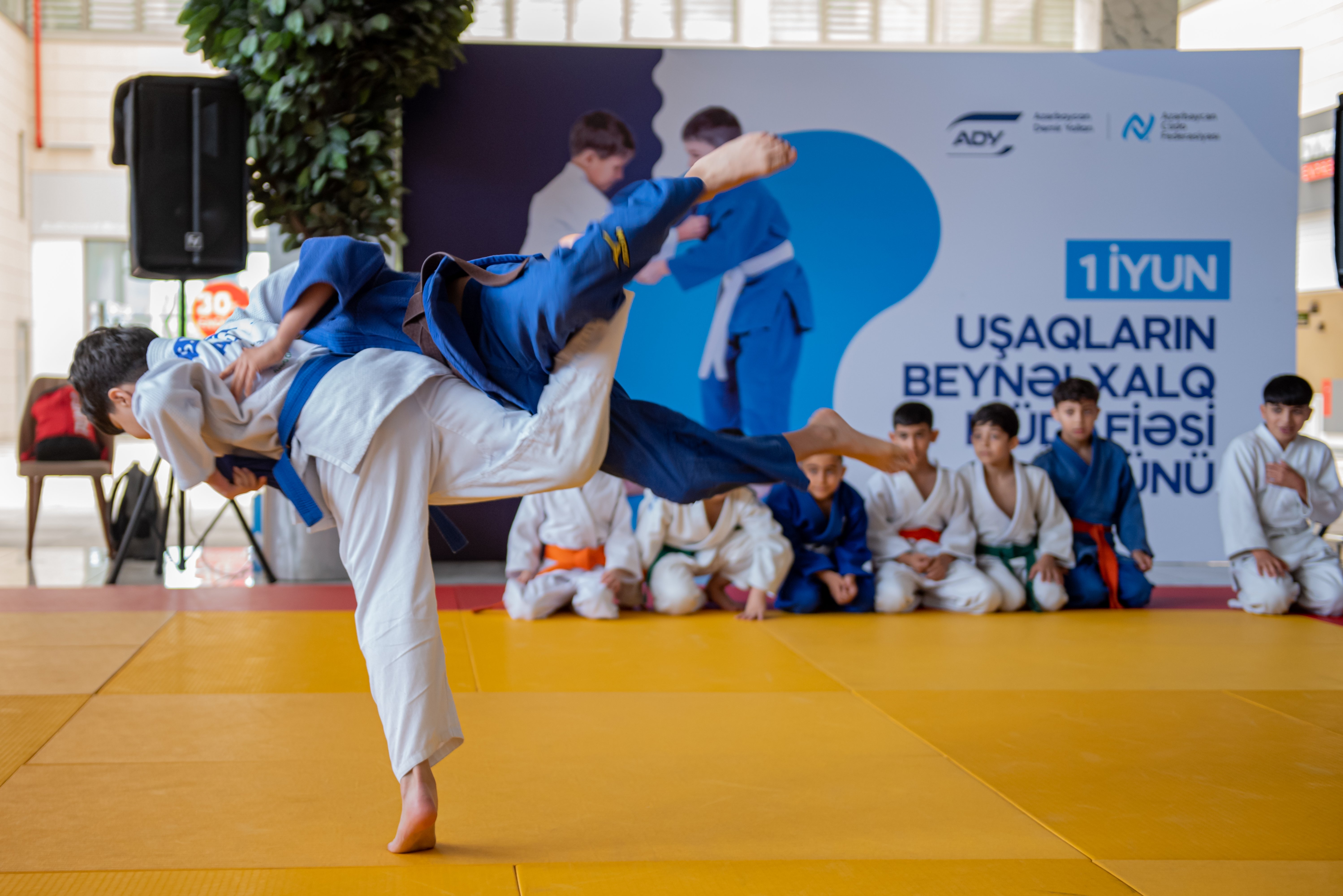 Bakı Dəmiryol Vağzalında 1 iyun - Uşaqların Beynəlxalq Müdafiəsi Gününə həsr olunmuş tədbir təşkil edilib