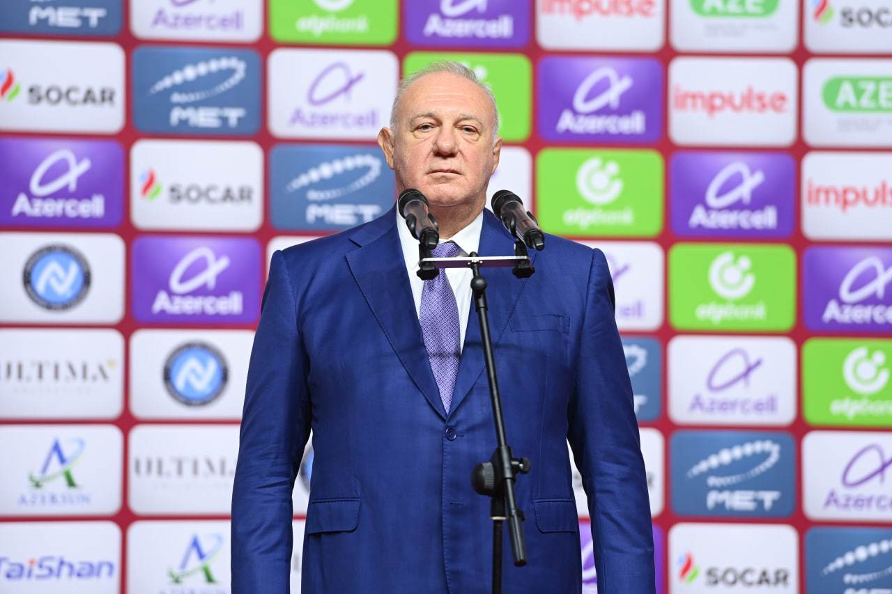 Ümummilli Lider Heydər Əliyevin xatirəsinə həsr olunan Bakı Böyük Dəbilqə turnirinin təntənəli açılış mərasimi keçirildi