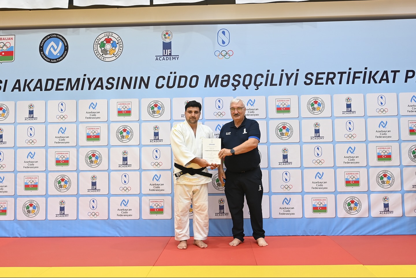 Cüdo məşqçiliyi üzrə proqramının iştirakçılarına sertifikatların təqdimolunma mərasimi keçirilib