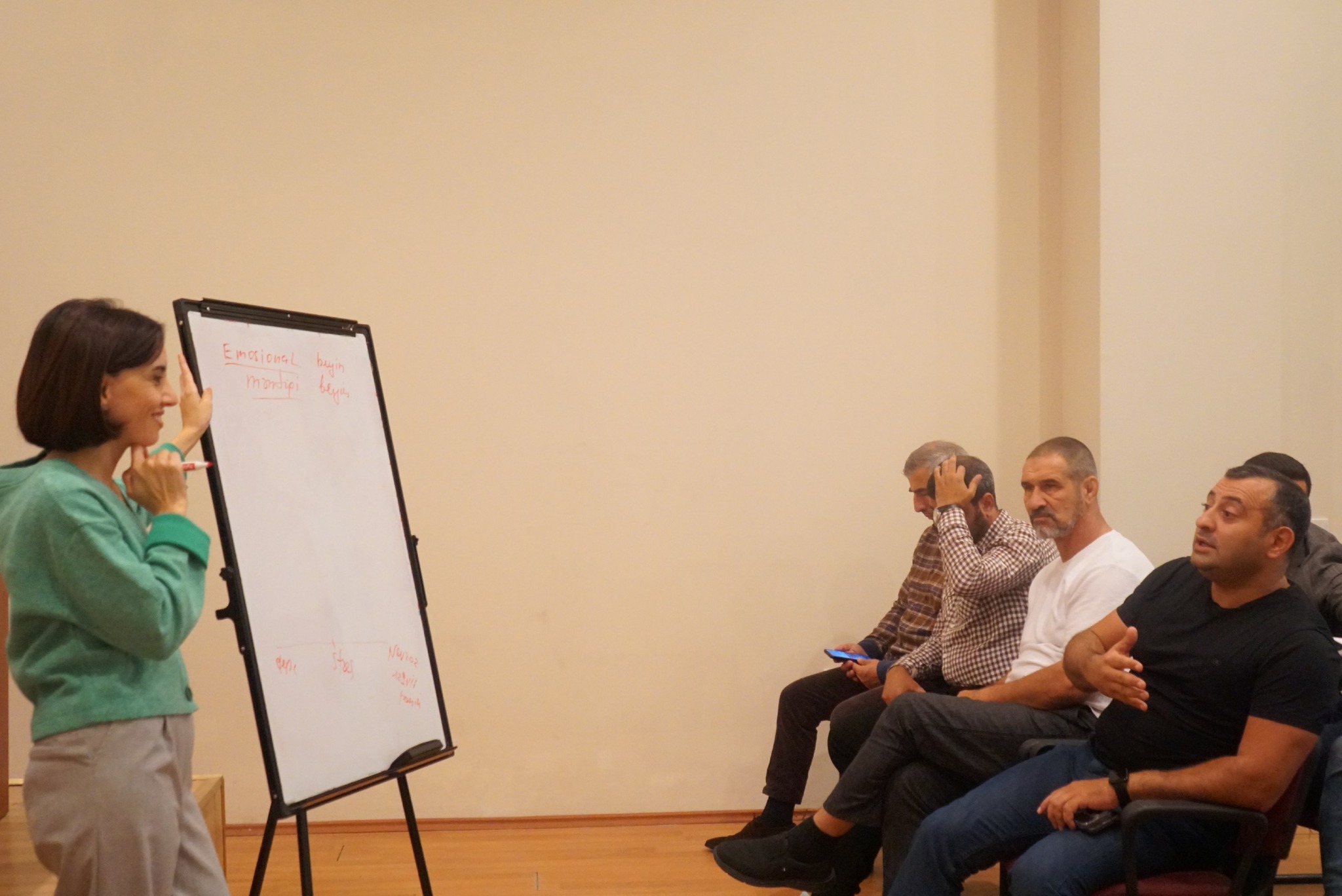 Hakimlər üçün "Stresin idarə olunması" mövzusunda təlim keçirildi