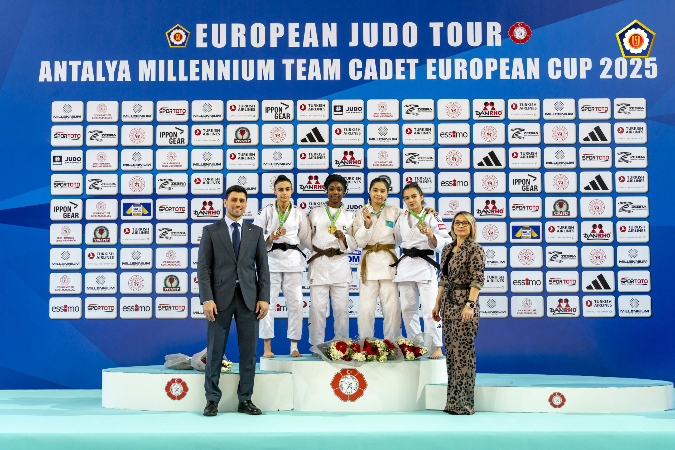 Cüdoçularımız Avropa Kubokuna 3 medalla başladı