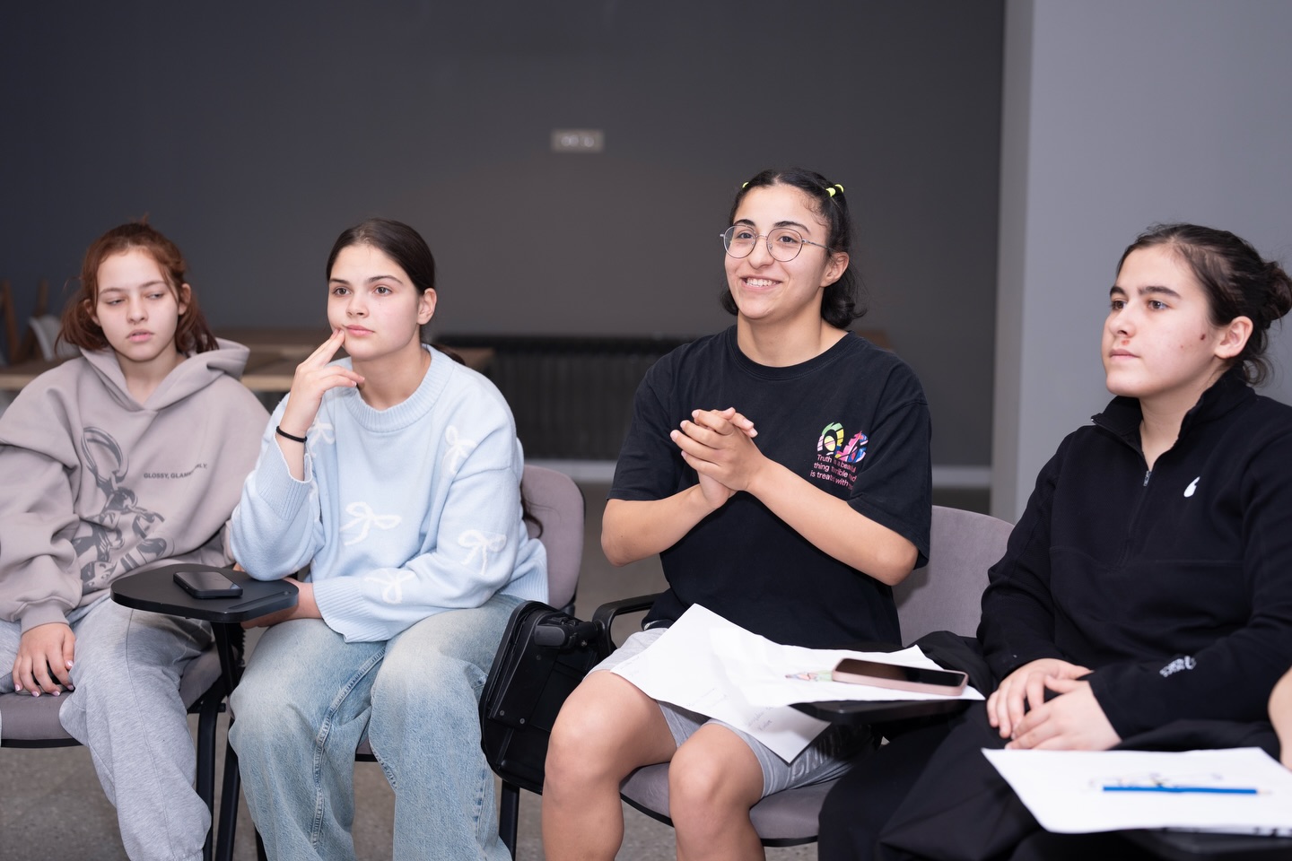 Yeniyetmə qızlardan ibarət millinin üzvləri üçün art-terapiya seminarı təşkil olunub