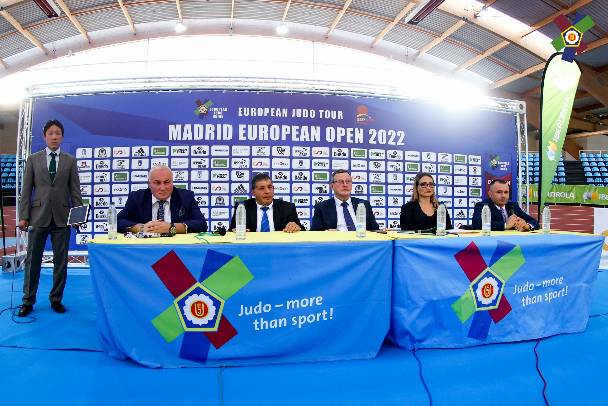 Madriddə keçirilən Açıq Avropa turniri start götürüb