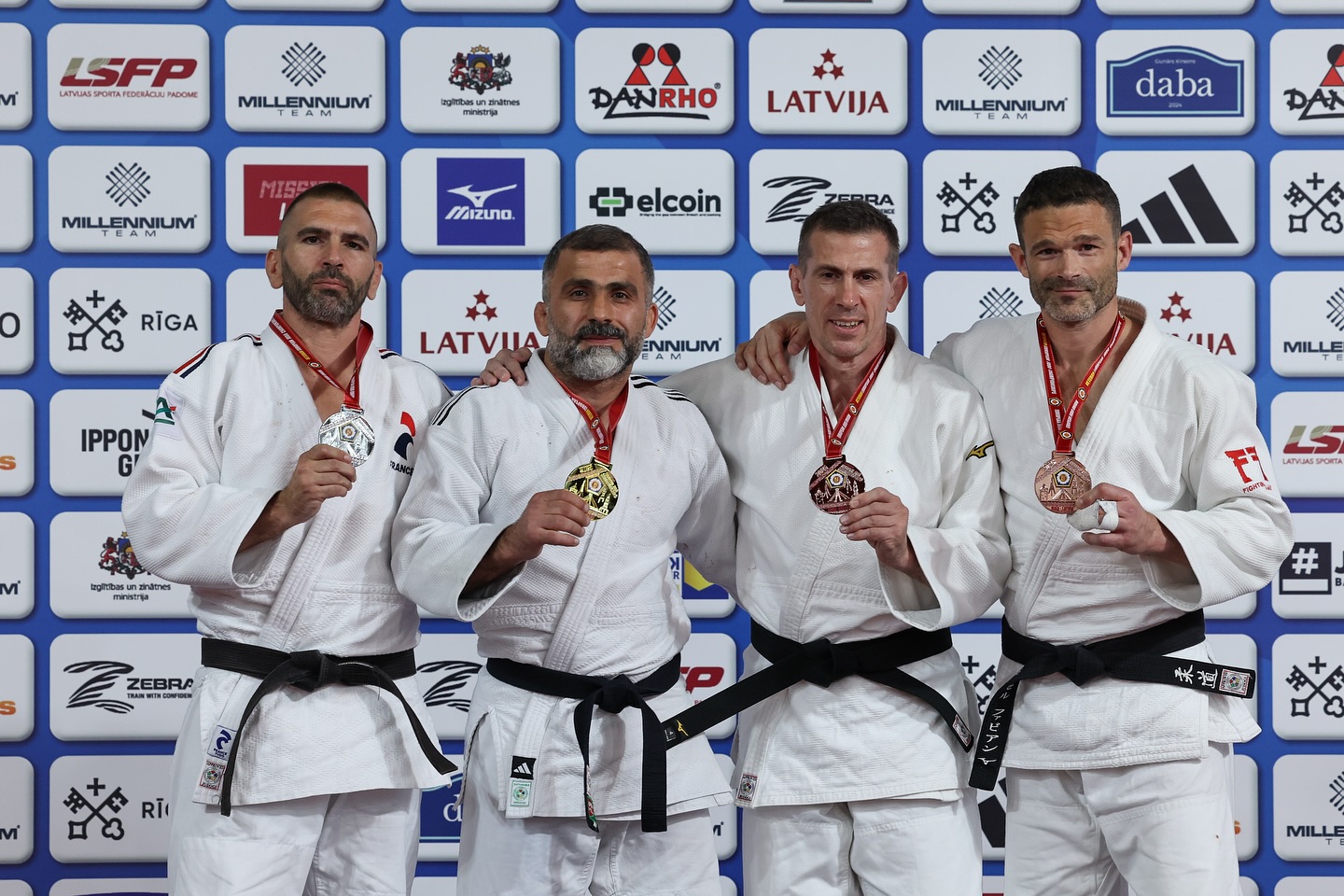 Veteran cüdoçularımız 3 qızıl və 1 bürünc medal qazanıblar