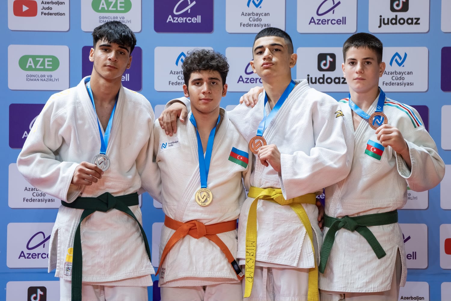 U-14 Liqa yarışının III turu start götürüb