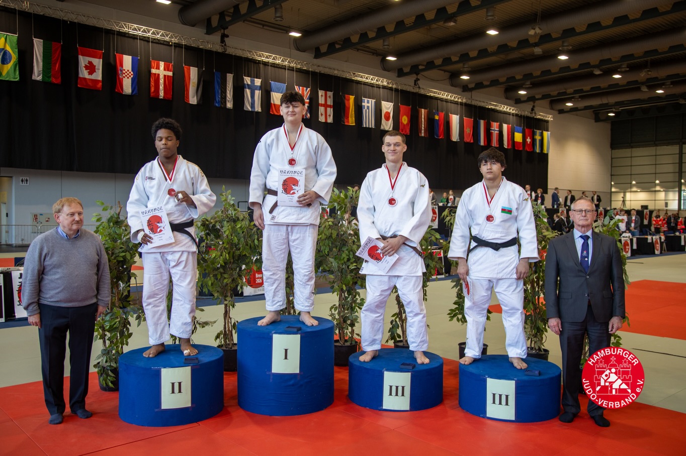 4 qızıl, 3 gümüş və 8 bürünc medal qazanan Azərbaycan millisi Bremendə birinci oldu