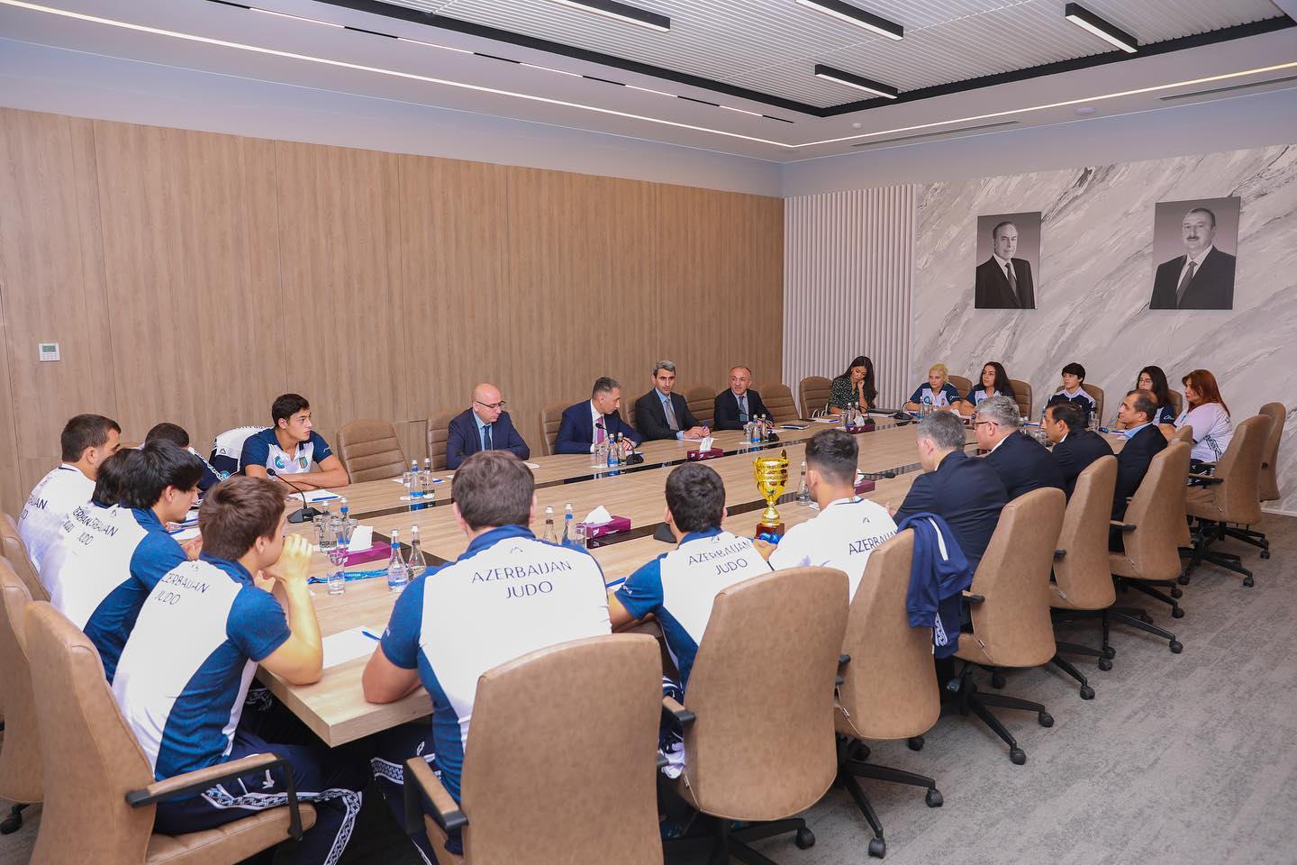 Azərbaycan Cüdo Federasiyasının prezidenti gənclərdən ibarət milli yığmanın üzvləri ilə görüşüb