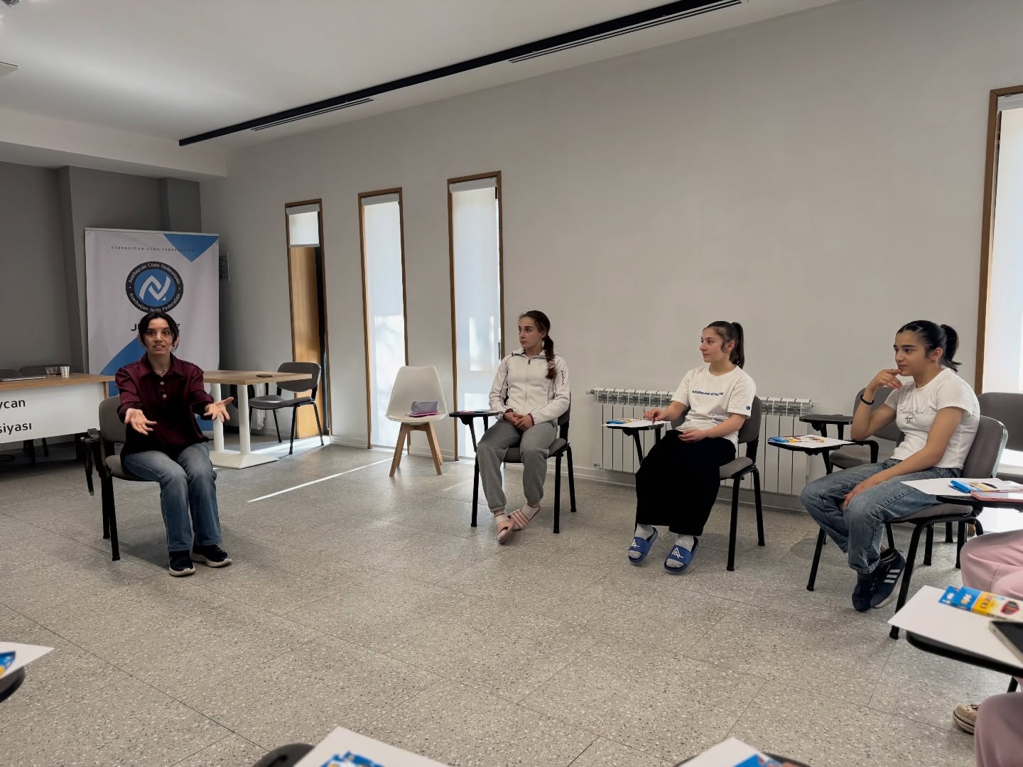 Milli komandanın üzvləri üçün art-terapiya seminarı təşkil olunub
