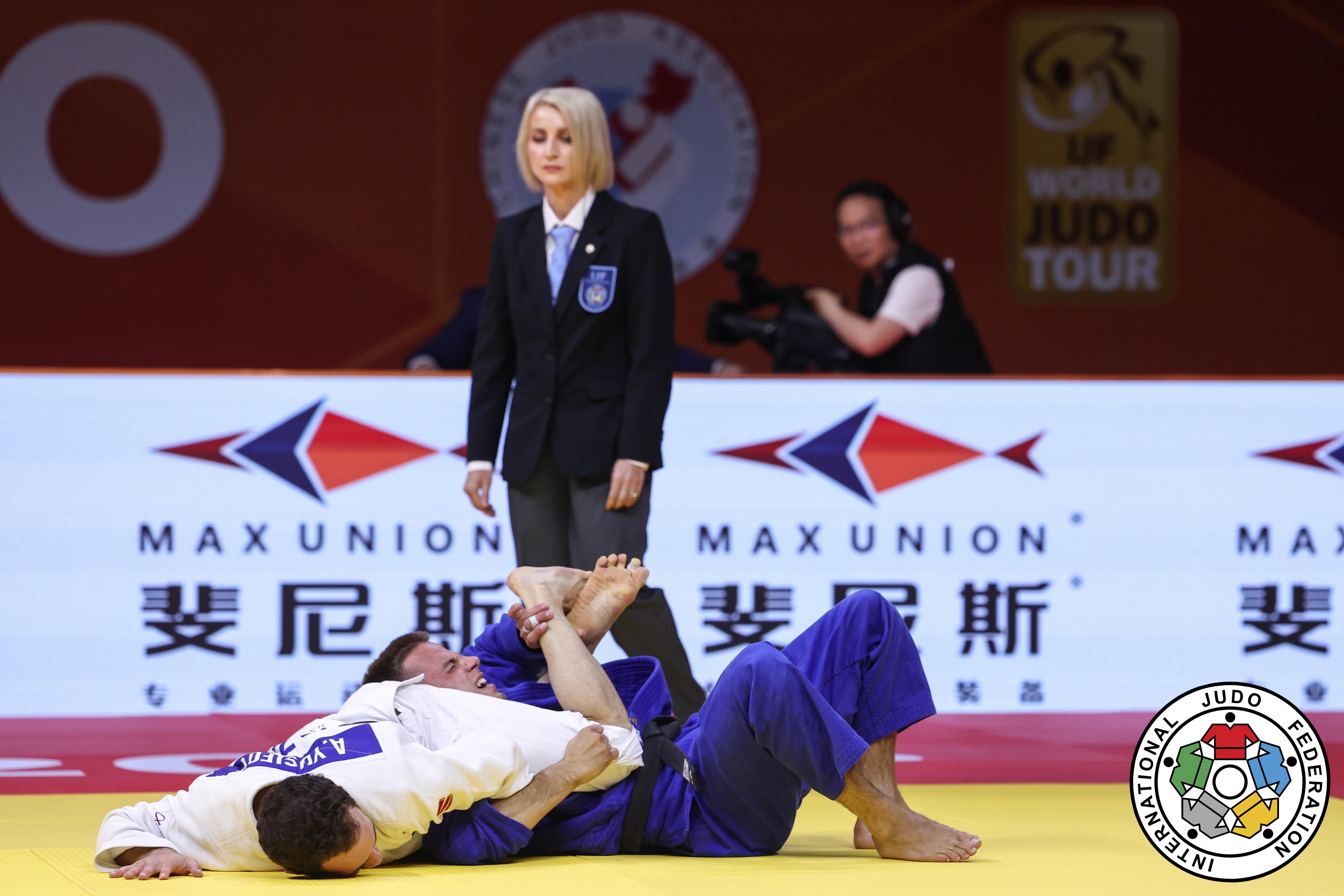 Əhməd Yusifov Sindaoda ilk medalımızı əldə etdi