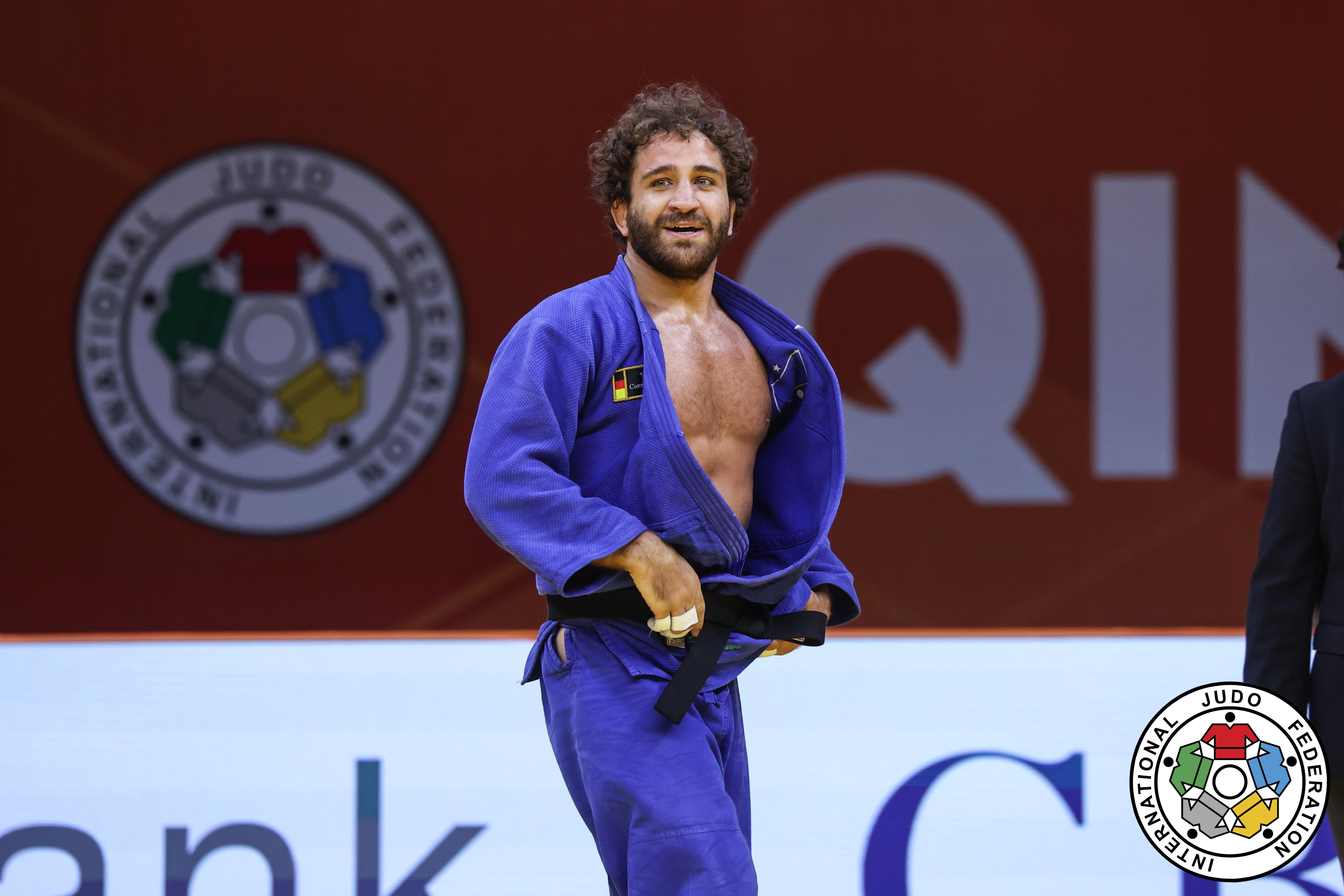 Zelim Tçkayev Sindao Qran-Prisində çempion oldu, Hidayət Heydərov bürünc medal qazandı
