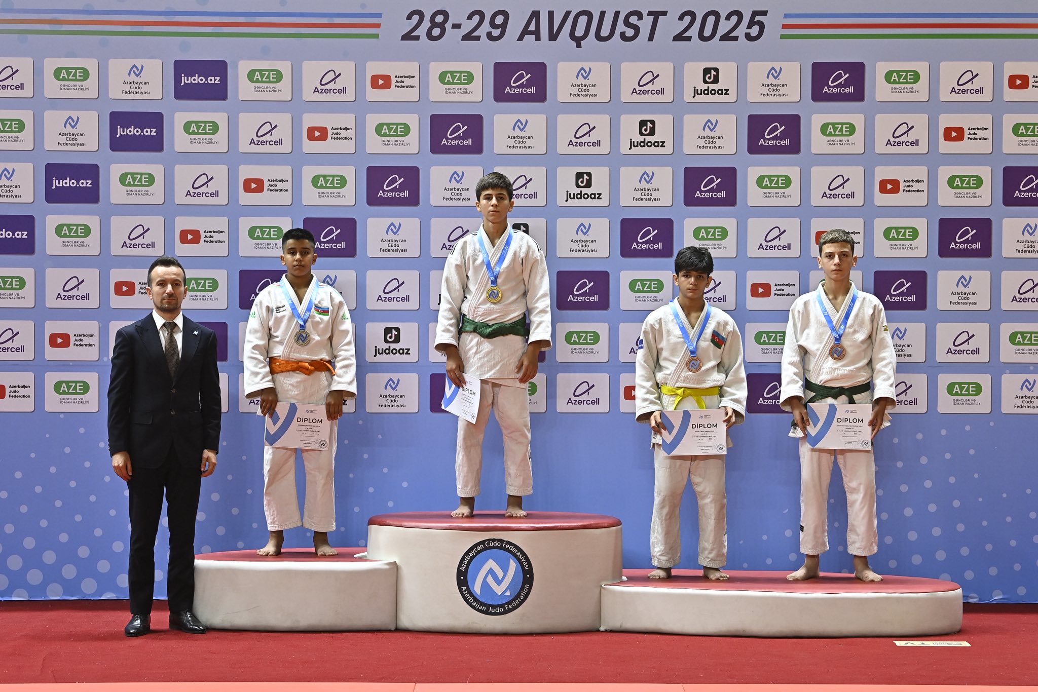 U-14 yeniyetmələr arasında Liqa yarışının III turu başa çatıb