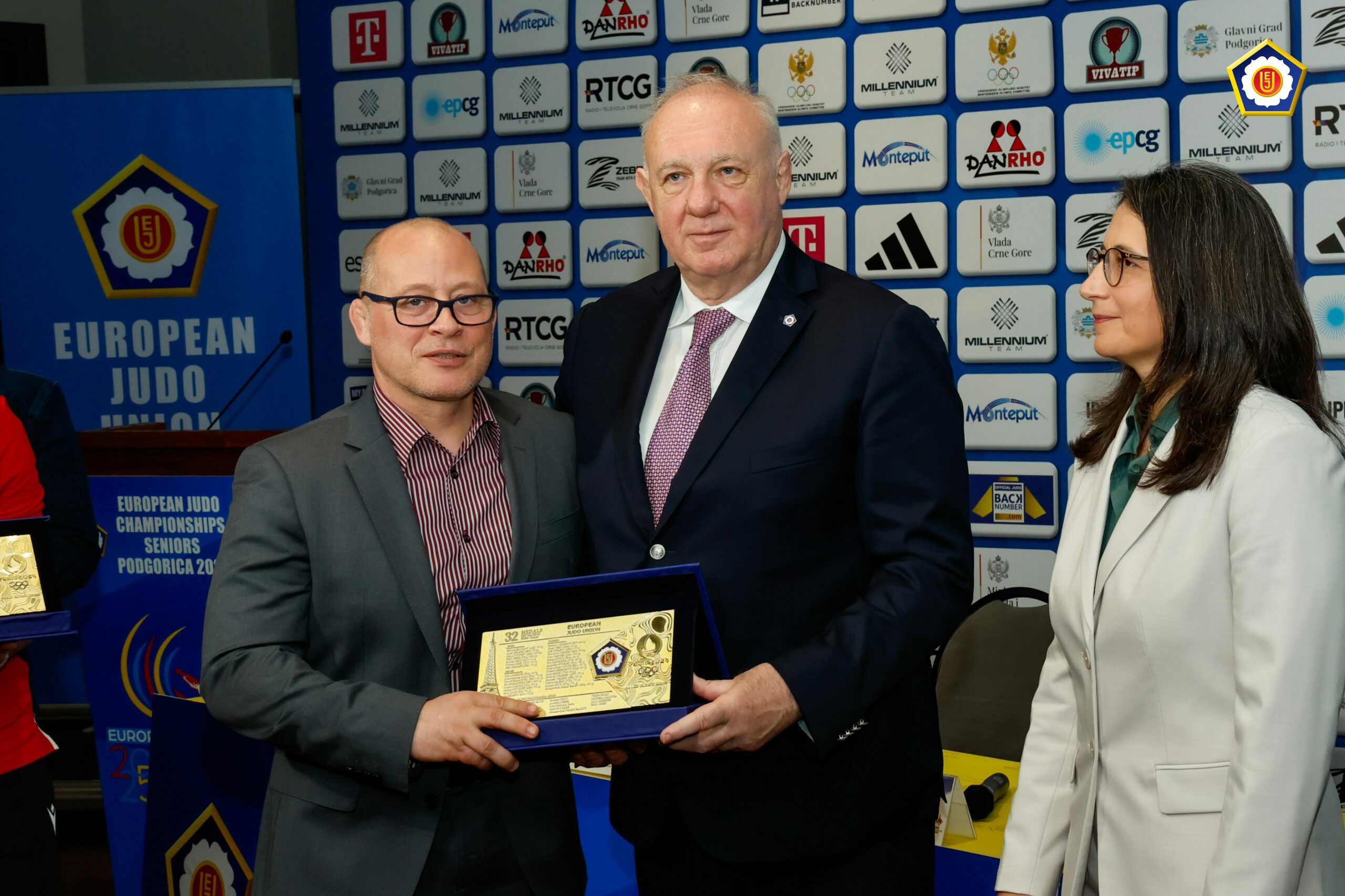 EJU Riçard Trautmanı təltif etdi