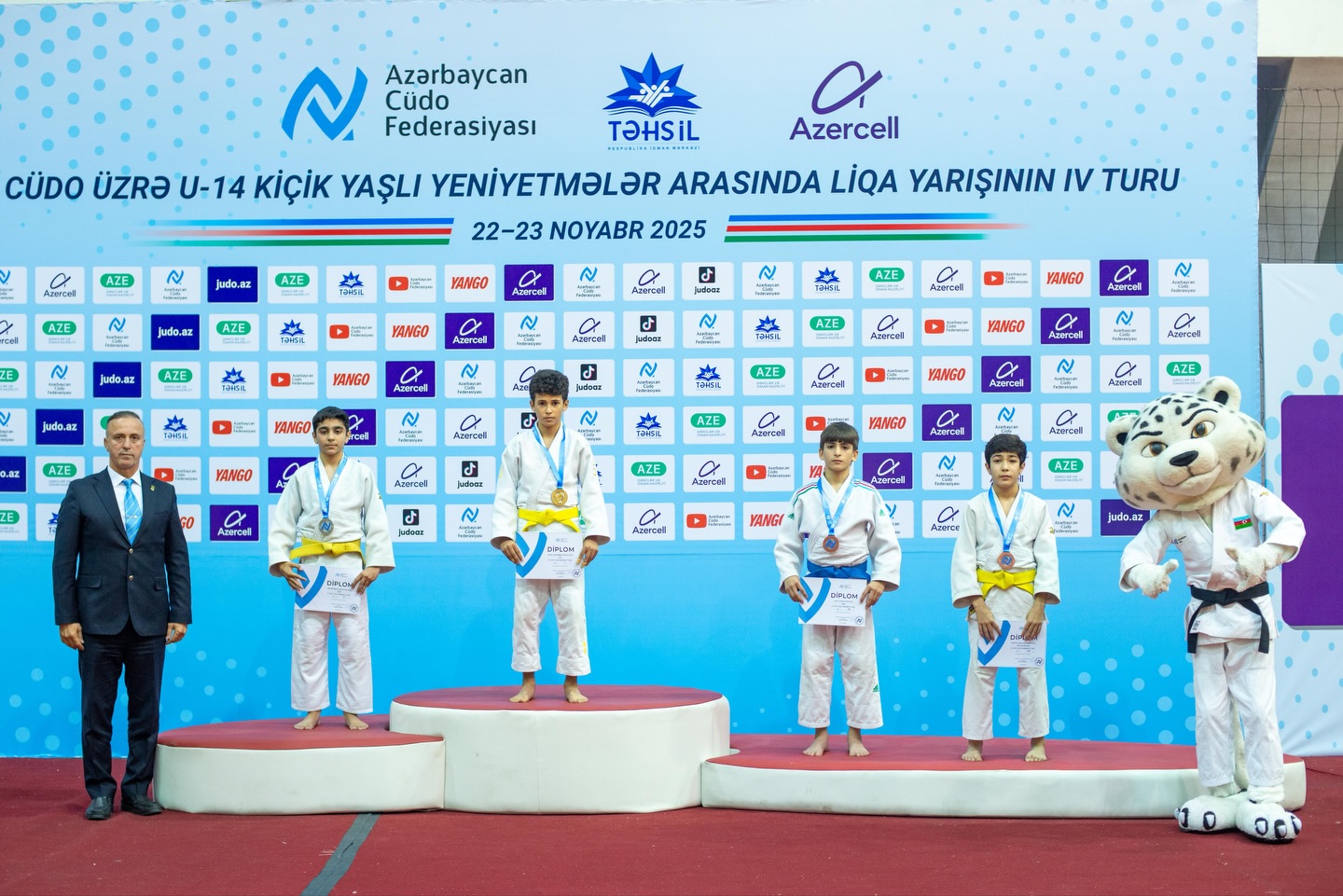 U-14 yeniyetmələr arasında Liqa yarışının IV turu start götürüb